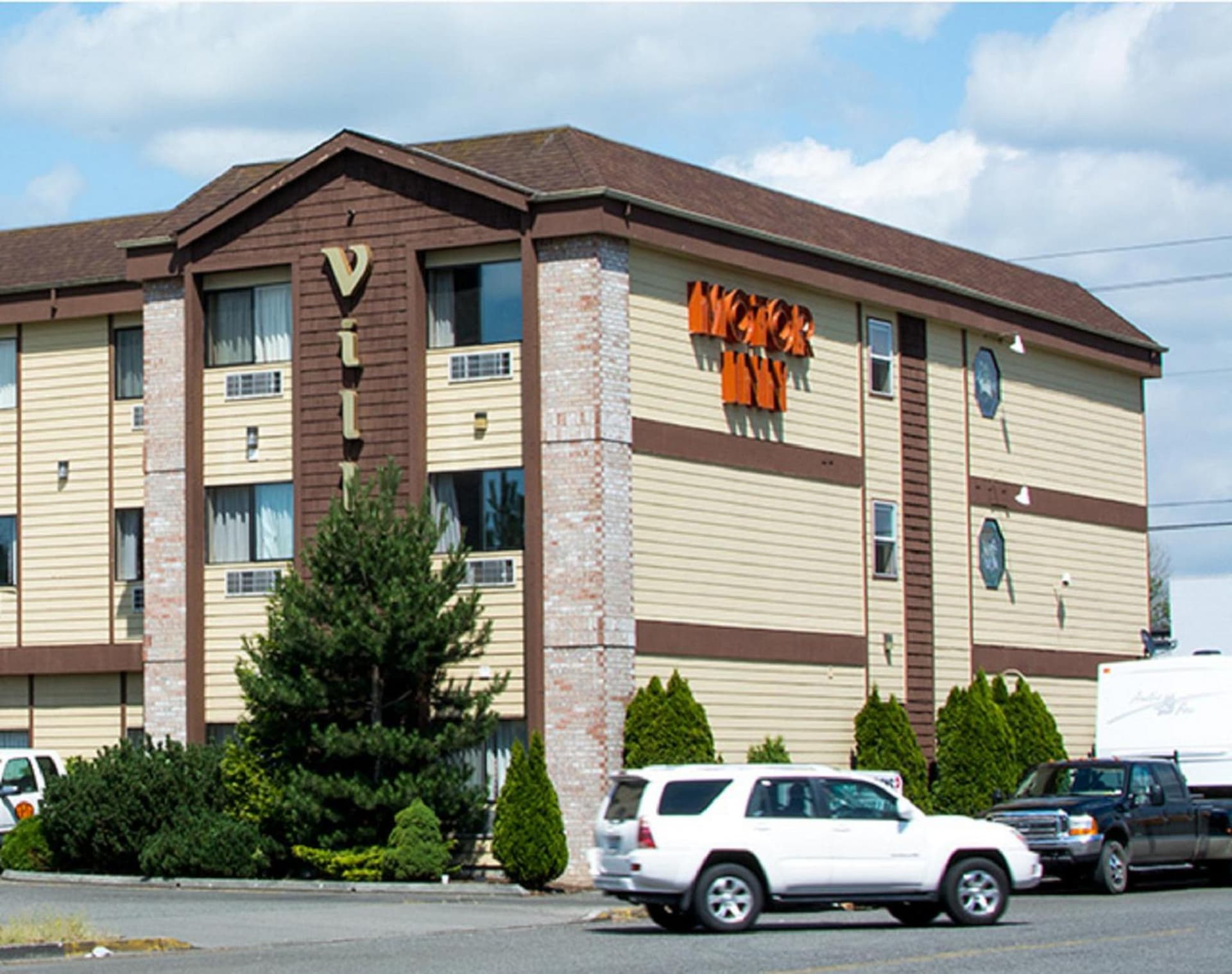 Village Inn & Suites Marysville featured exterior or lobby in Marysville, WA — similar hotel