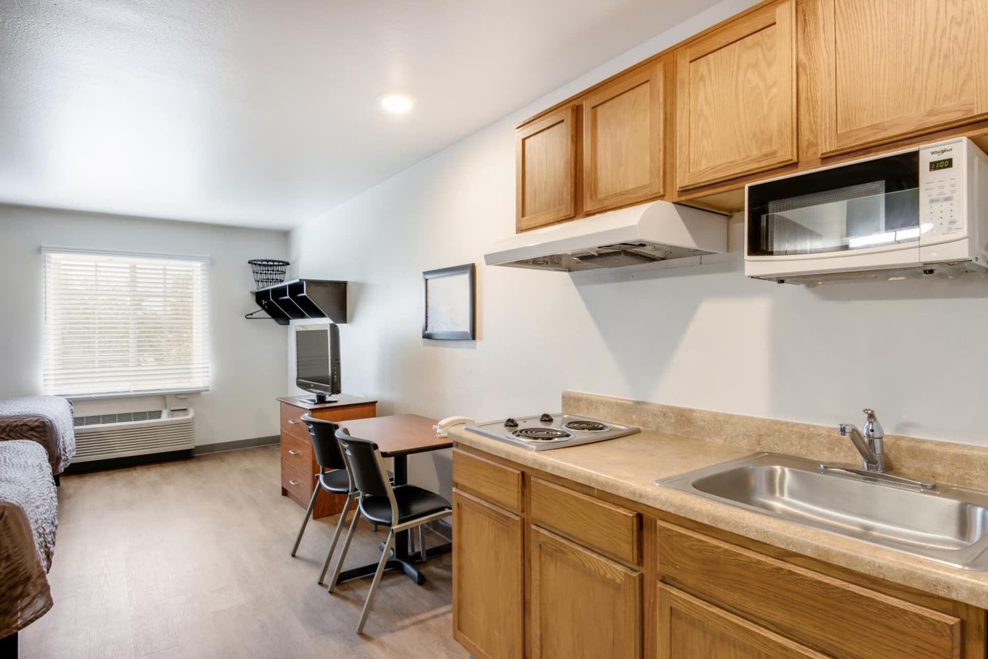 Extended Stay America Select Suites - Lakeland gallery photo in Lakeland, FL — image 19