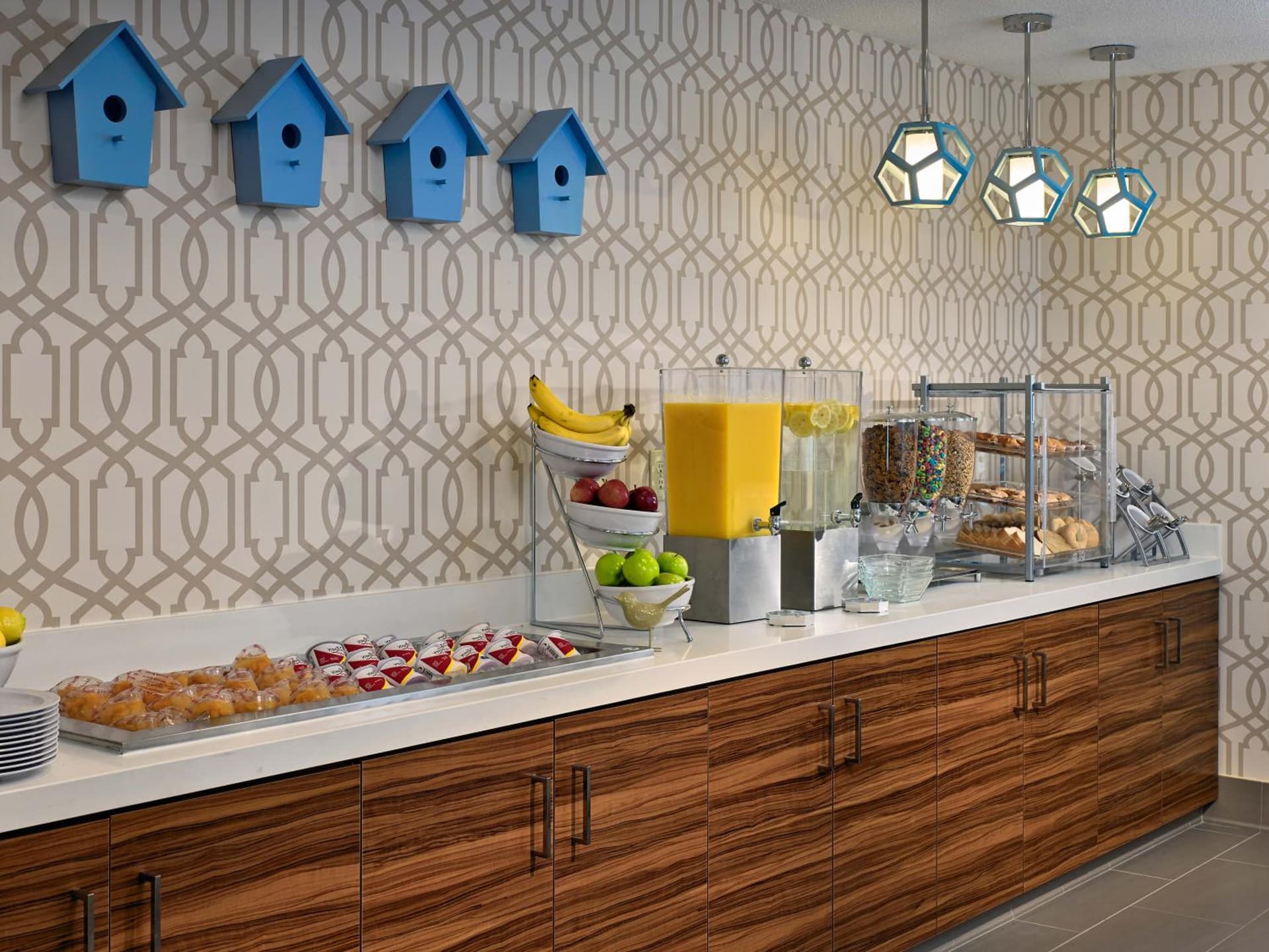 Sonesta ES Suites Burlington interior in Burlington, VT — gallery photo 2