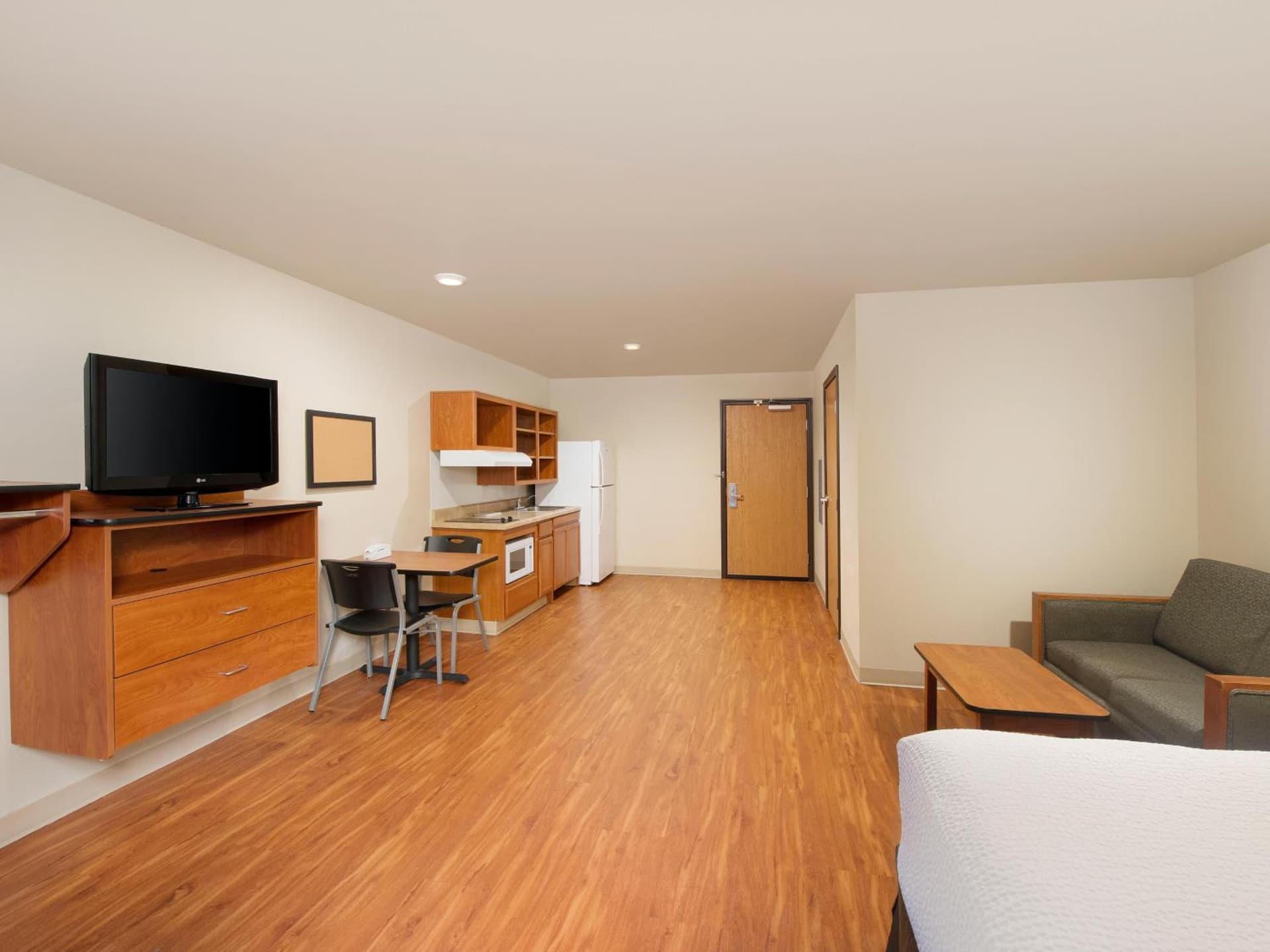 Extended Stay America Select Suites - Atlanta - Alpharetta gallery photo in Alpharetta, GA — image 35