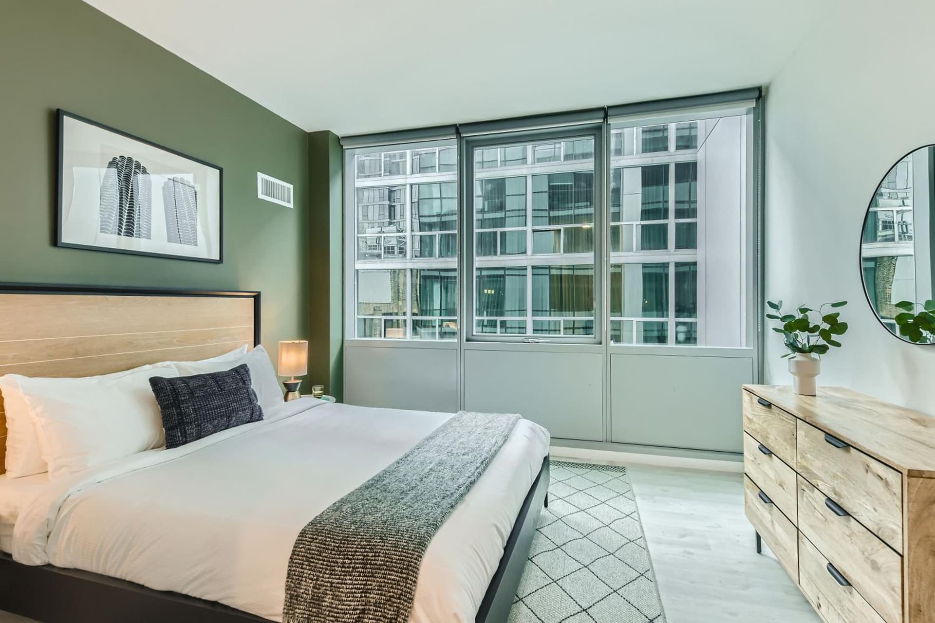 Sentral Michigan Avenue property views in Chicago, IL — gallery photo 3