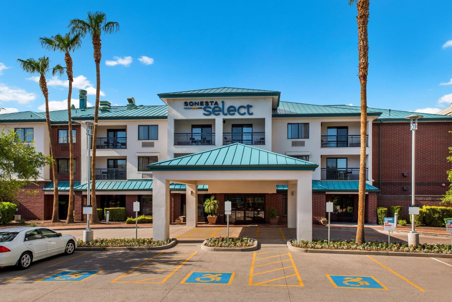 Sonesta Select Tempe Downtown interior in Tempe, AZ — gallery photo 2