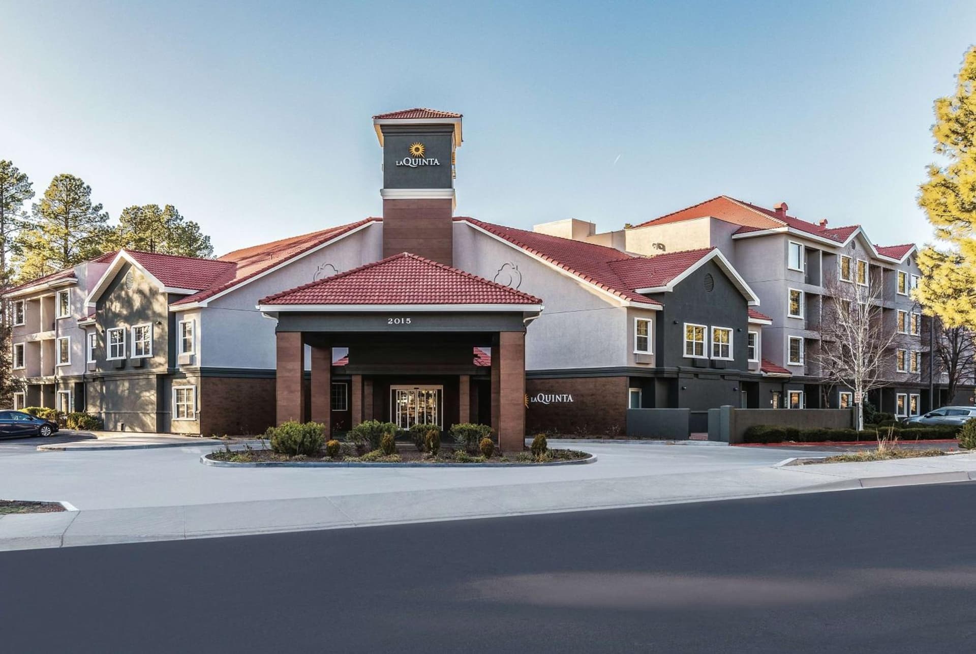 La Quinta by Wyndham Flagstaff featured exterior or lobby in Flagstaff, AZ — similar hotel