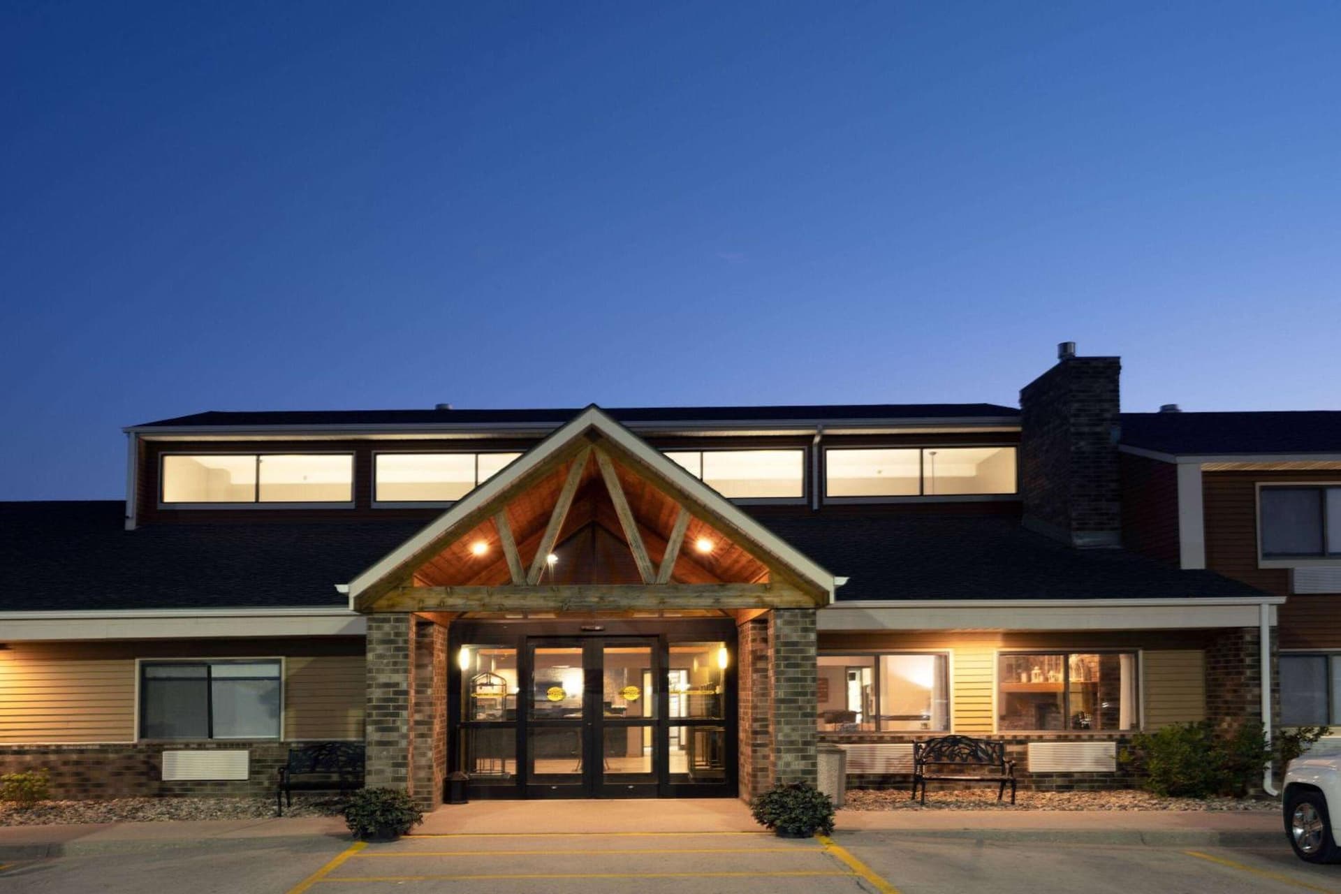 AmericInn by Wyndham Aberdeen Event Center property views in Aberdeen, SD — gallery photo 3