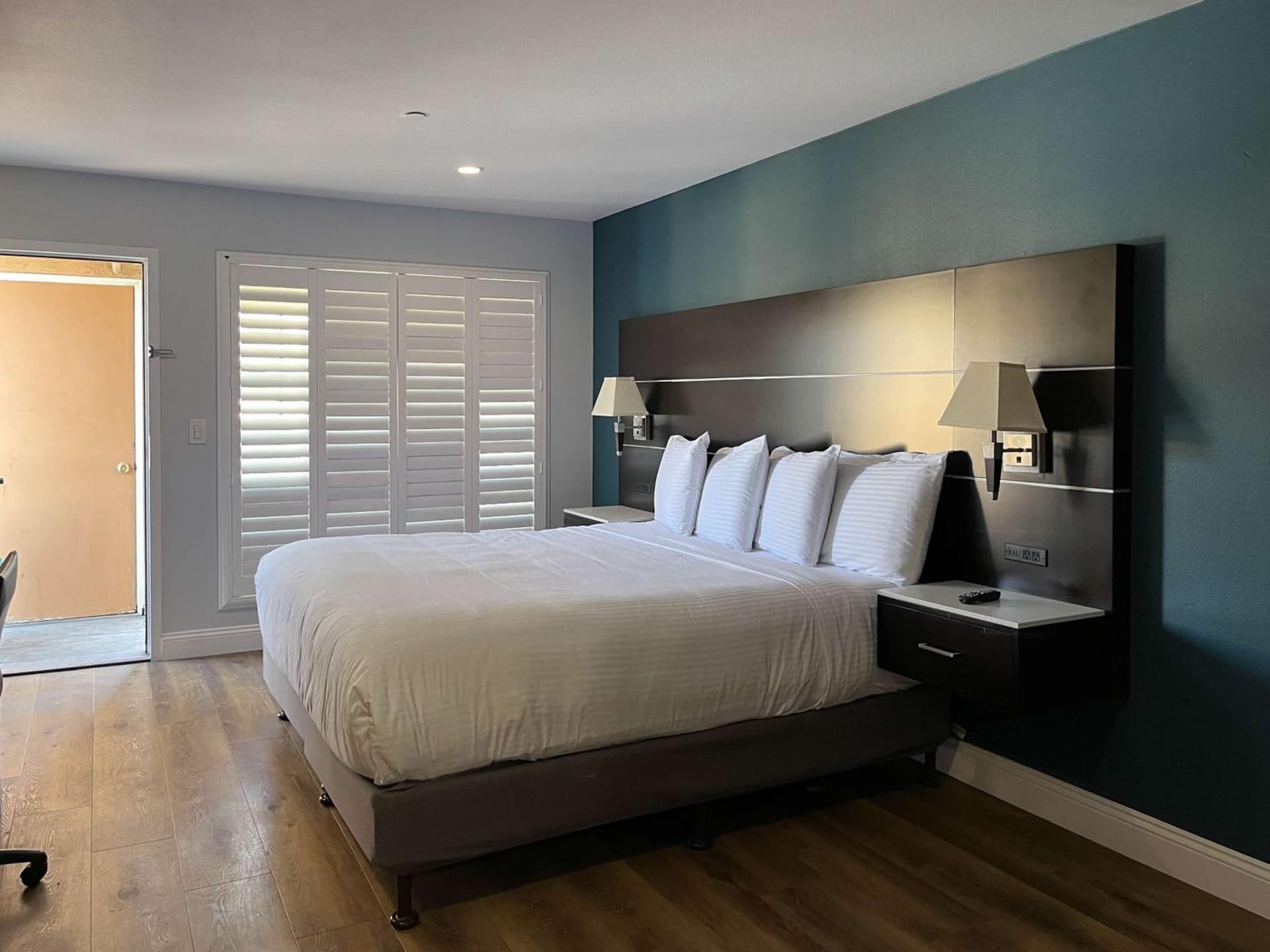 Studio 6 Vallejo CA Napa Valley property views in Vallejo, CA — gallery photo 3