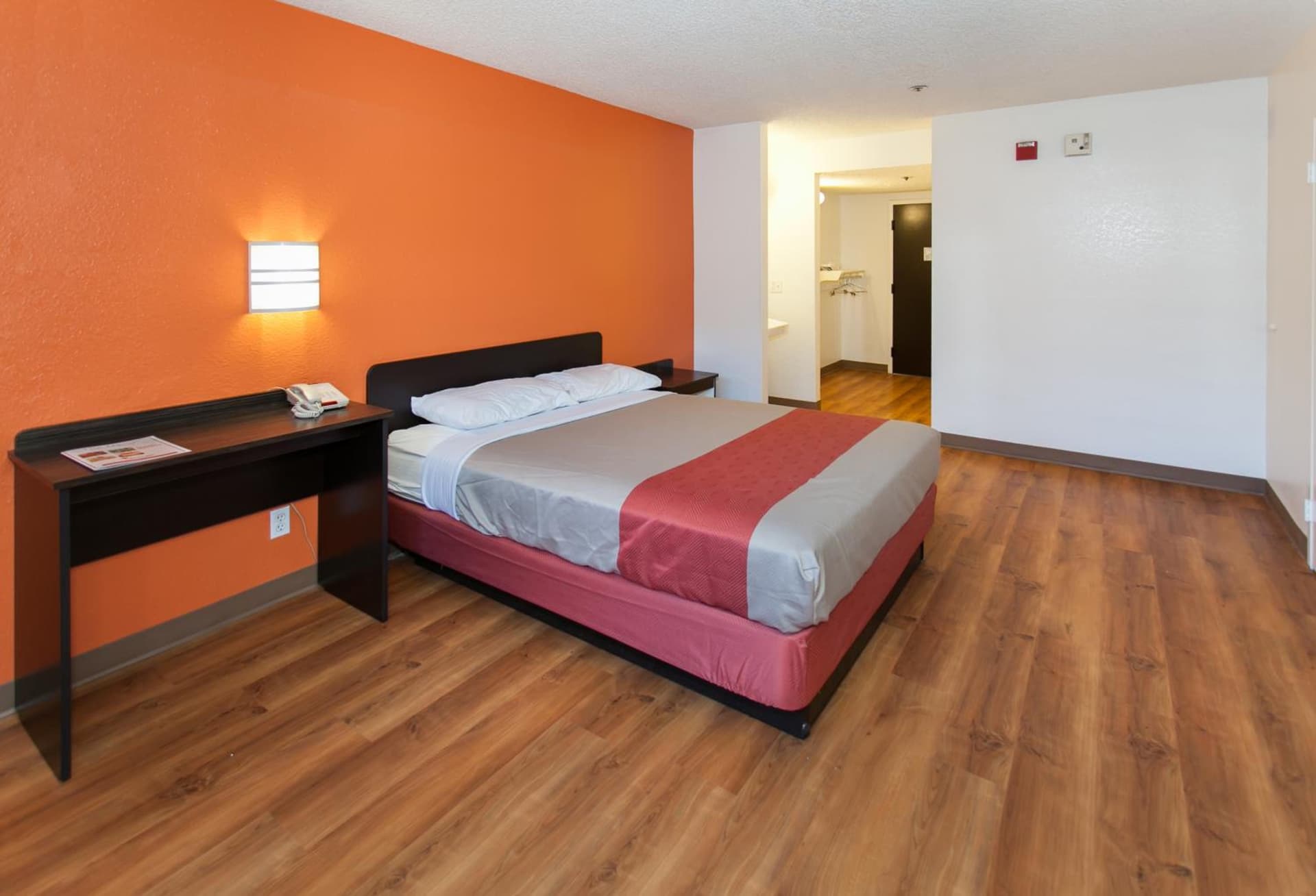Motel 6-Los Angeles, CA - Los Angeles - LAX gallery photo in Inglewood, CA — image 53