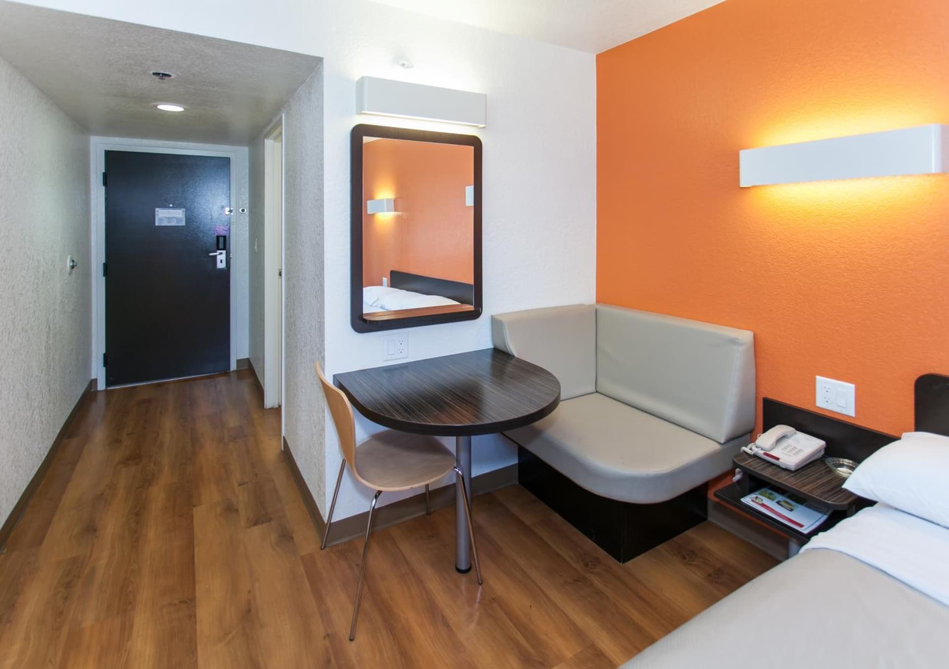 Motel 6-Los Angeles, CA - Los Angeles - LAX gallery photo in Inglewood, CA — image 13