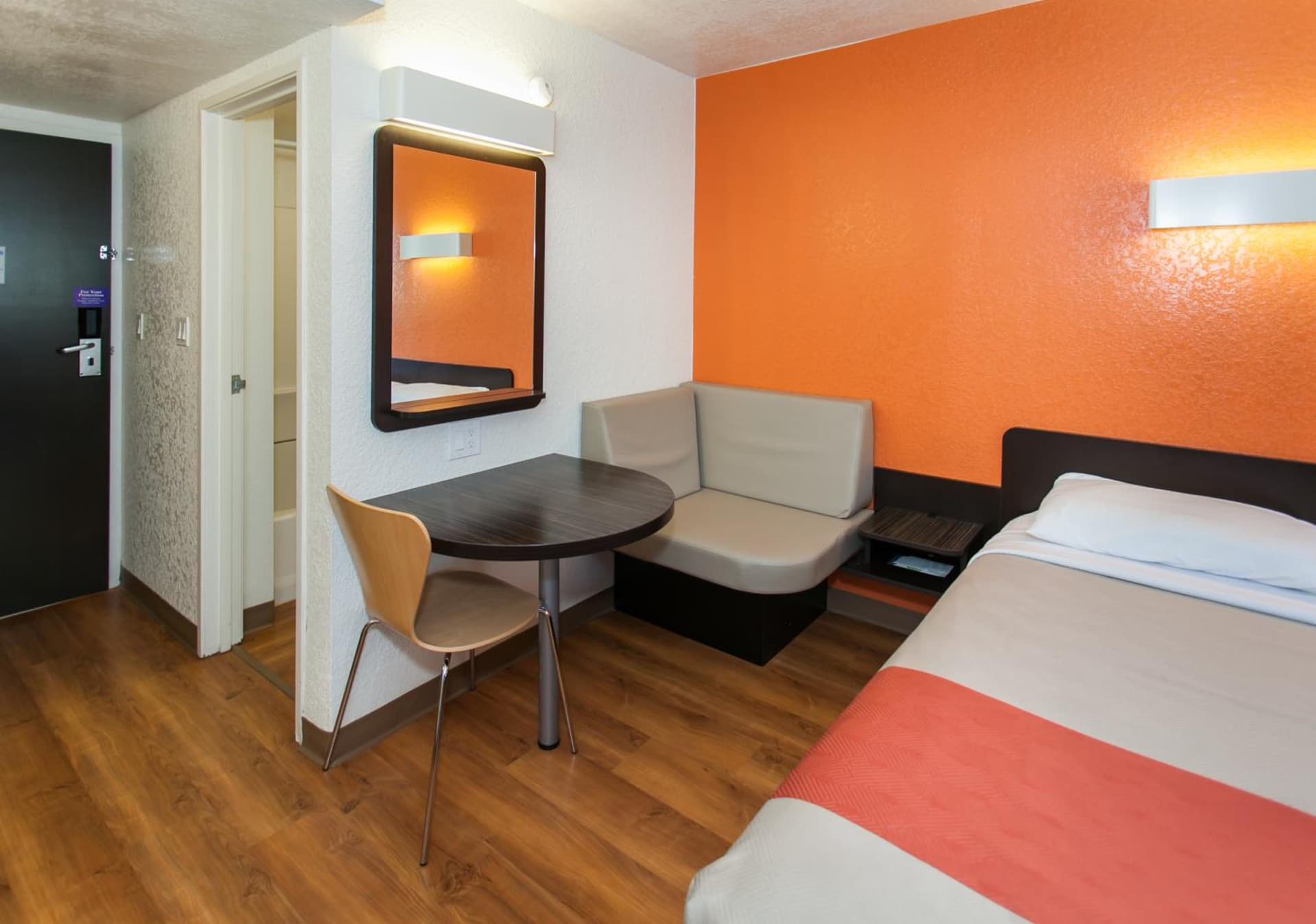 Motel 6-Los Angeles, CA - Los Angeles - LAX gallery photo in Inglewood, CA — image 56