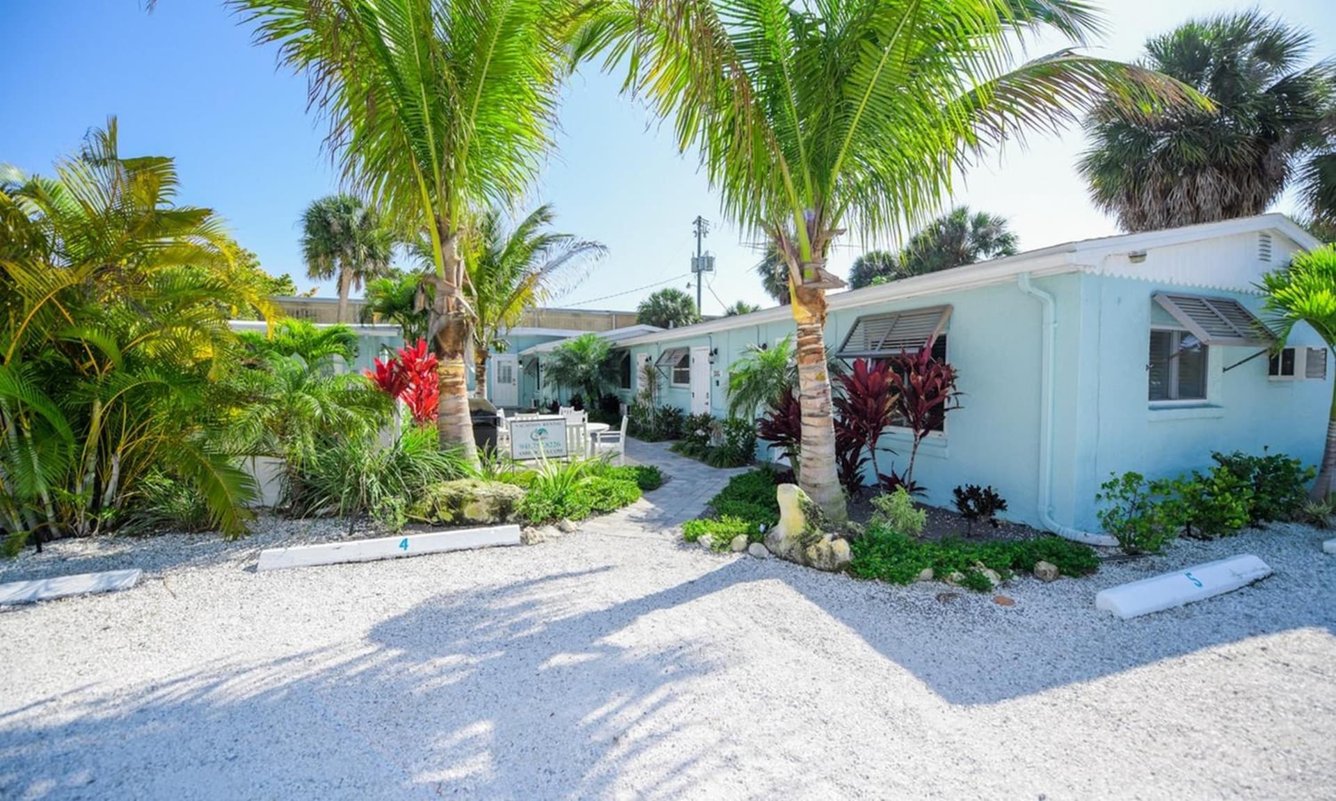 Driftwood at Anna Maria Island Inn featured exterior or lobby in Holmes Beach, FL — similar hotel