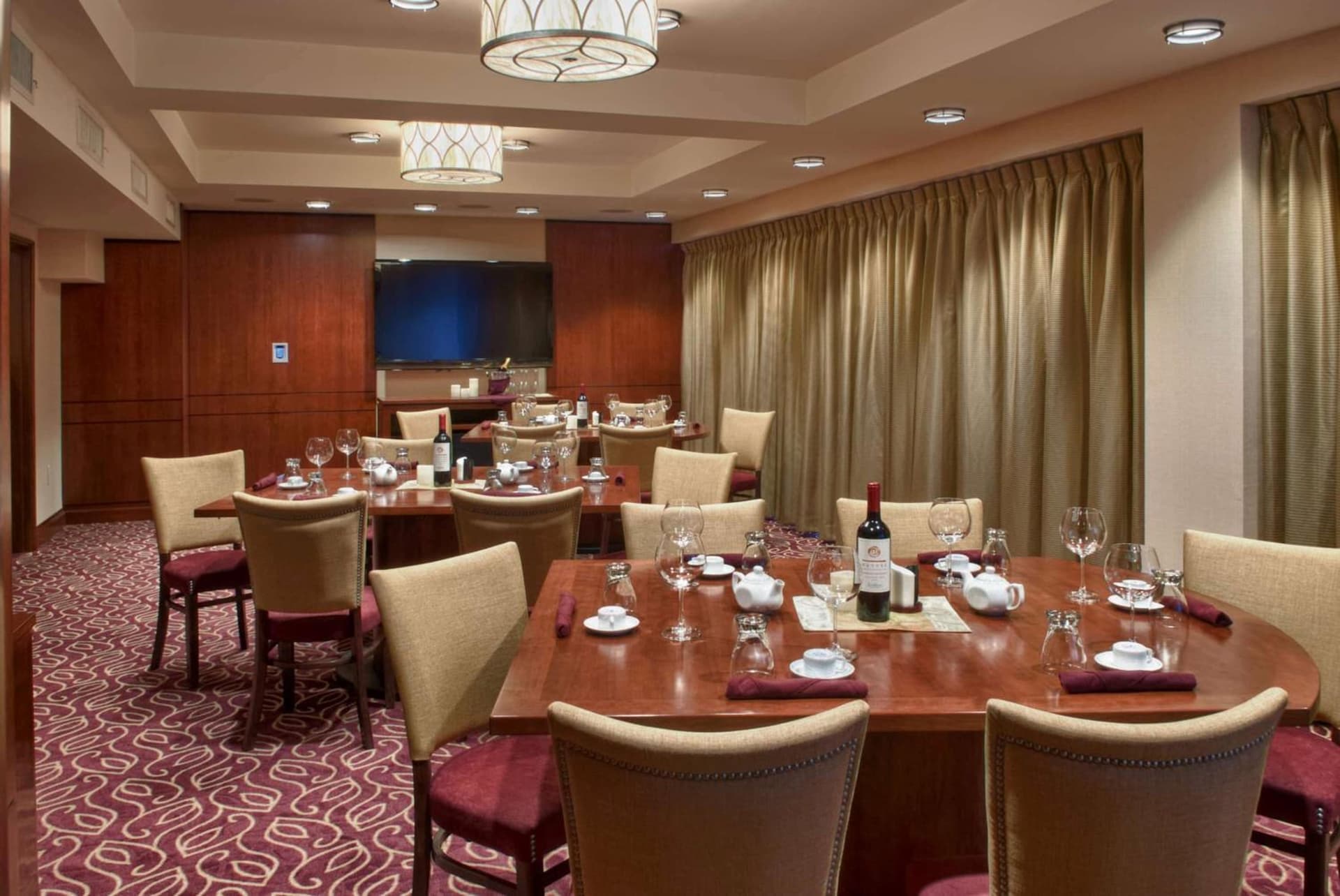 Viana Hotel and Spa, Trademark Collection by Wyndham gallery photo in Westbury, NY — image 47