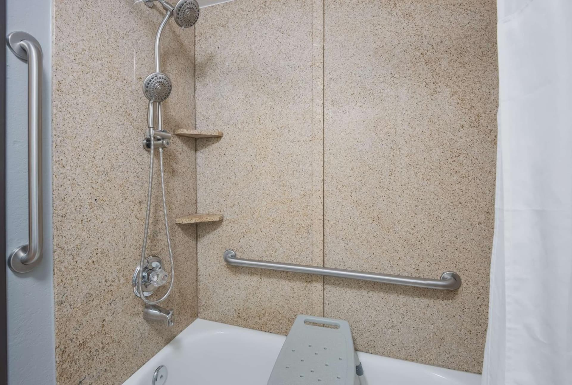 Best Western Fort Wayne I-69 North interior in Fort Wayne, IN — gallery photo 2