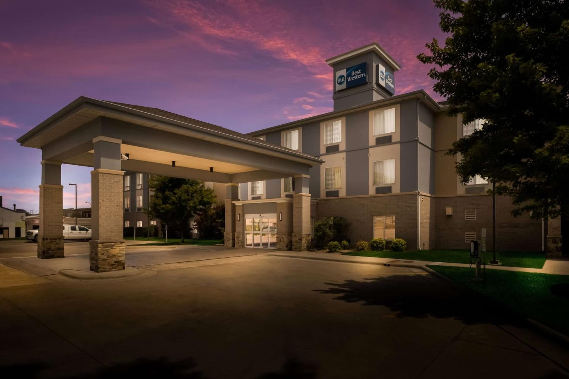 Best Western Coffeyville Central Business District Inn and Suites featured exterior or lobby in Coffeyville, KS — similar hotel