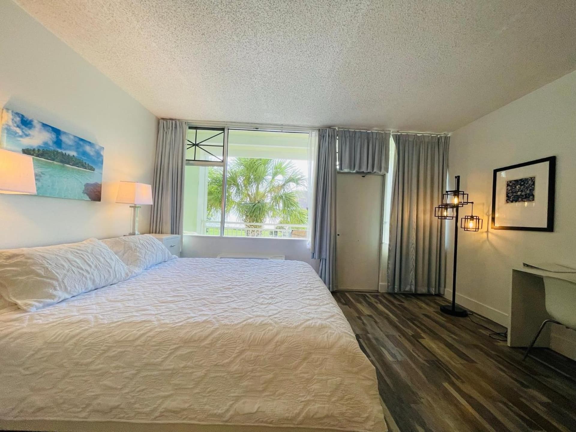 TAMPA BAY, BEACH step away, WIFI, FREE PARKING,POOLS, JACUZZI gallery photo in Ruskin, FL — image 60