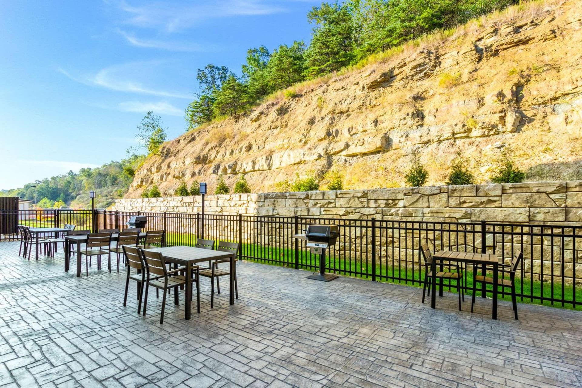 MainStay Suites Winfield-Teays Valley gallery photo in Hurricane, WV — image 19