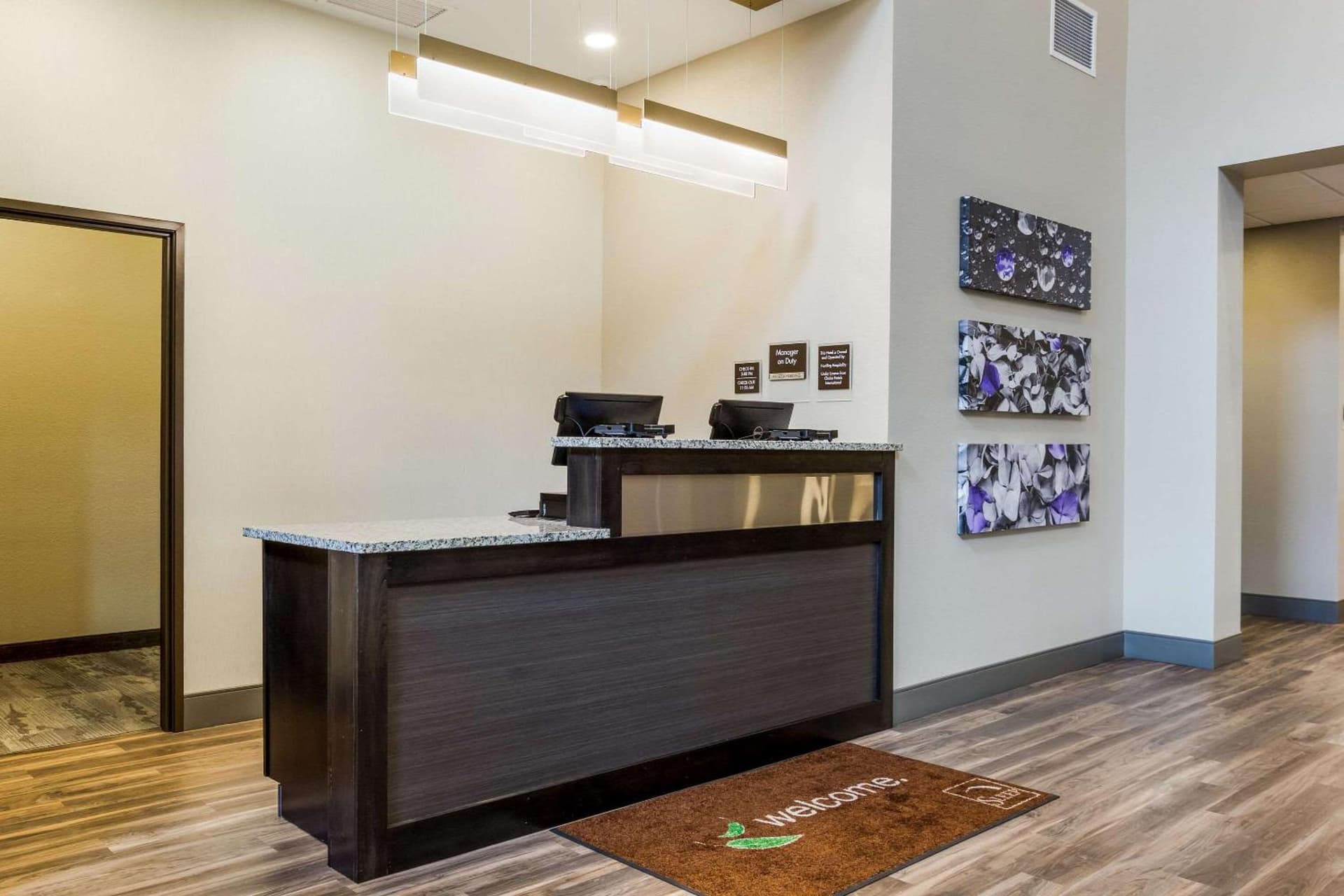 MainStay Suites Winfield-Teays Valley gallery photo in Hurricane, WV — image 36