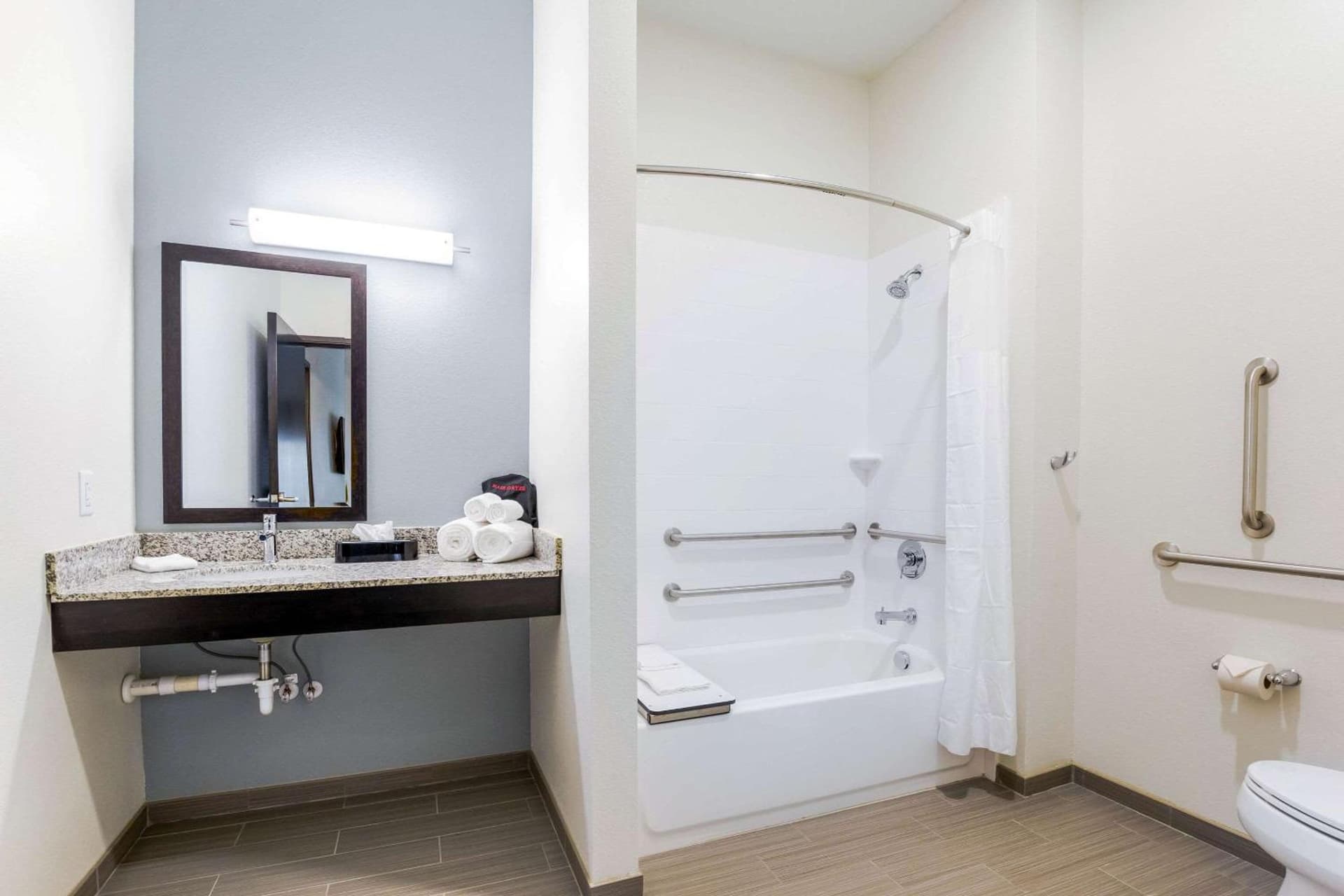 MainStay Suites Winfield-Teays Valley gallery photo in Hurricane, WV — image 13