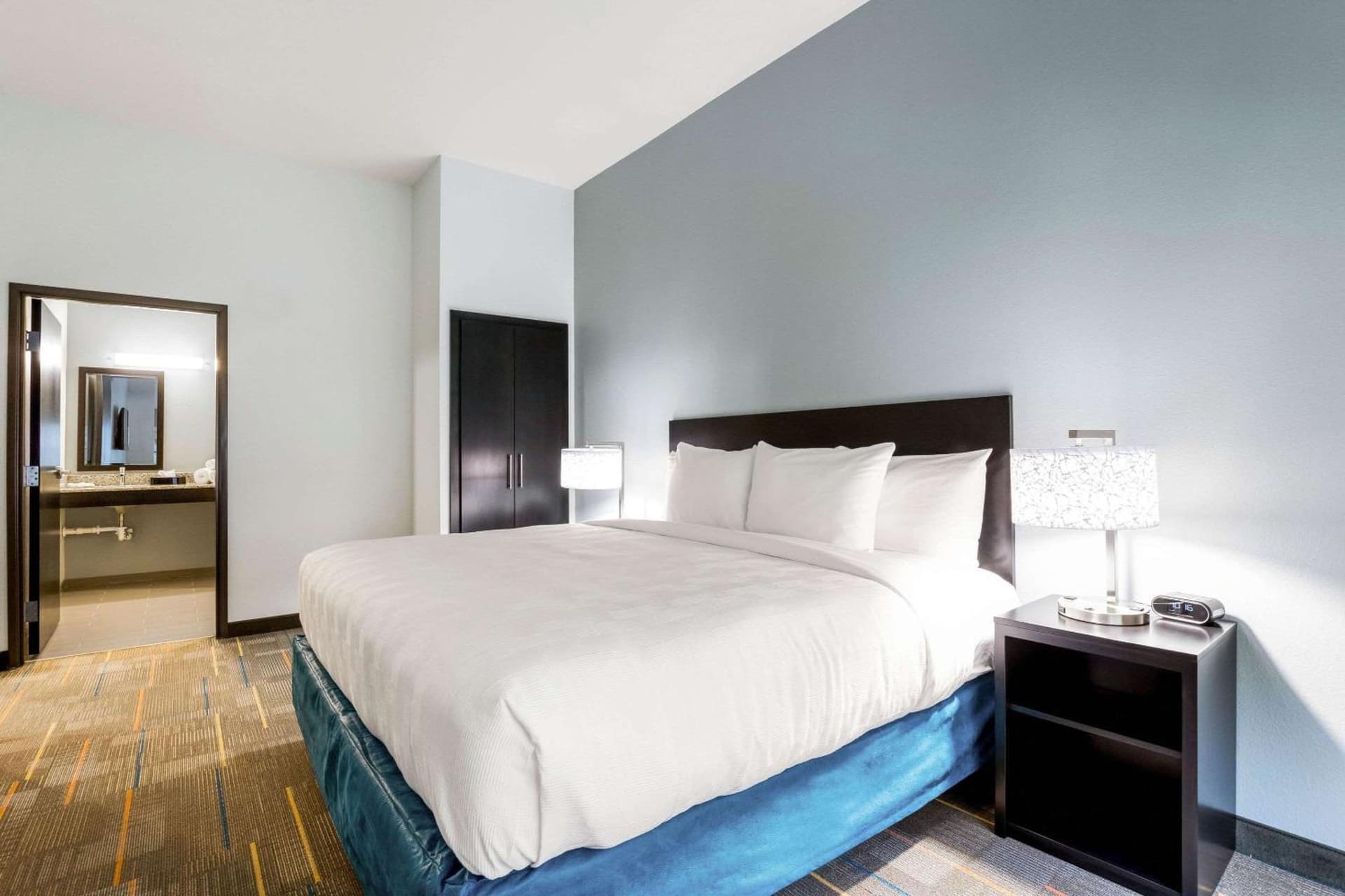 MainStay Suites Winfield-Teays Valley gallery photo in Hurricane, WV — image 8
