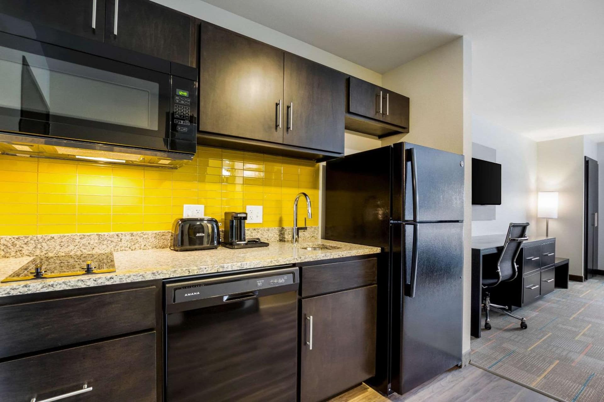 MainStay Suites Winfield-Teays Valley gallery photo in Hurricane, WV — image 34