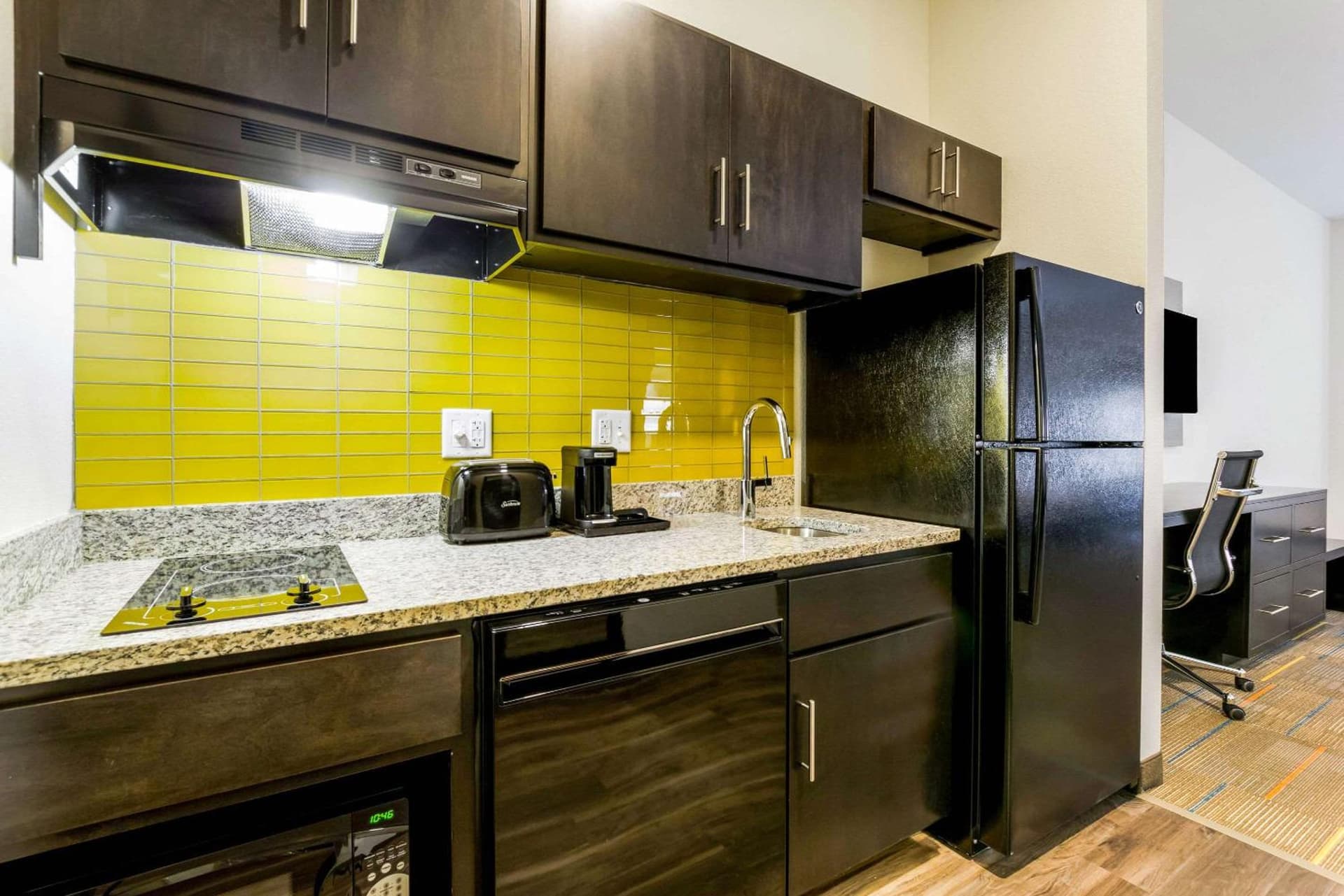 MainStay Suites Winfield-Teays Valley gallery photo in Hurricane, WV — image 23
