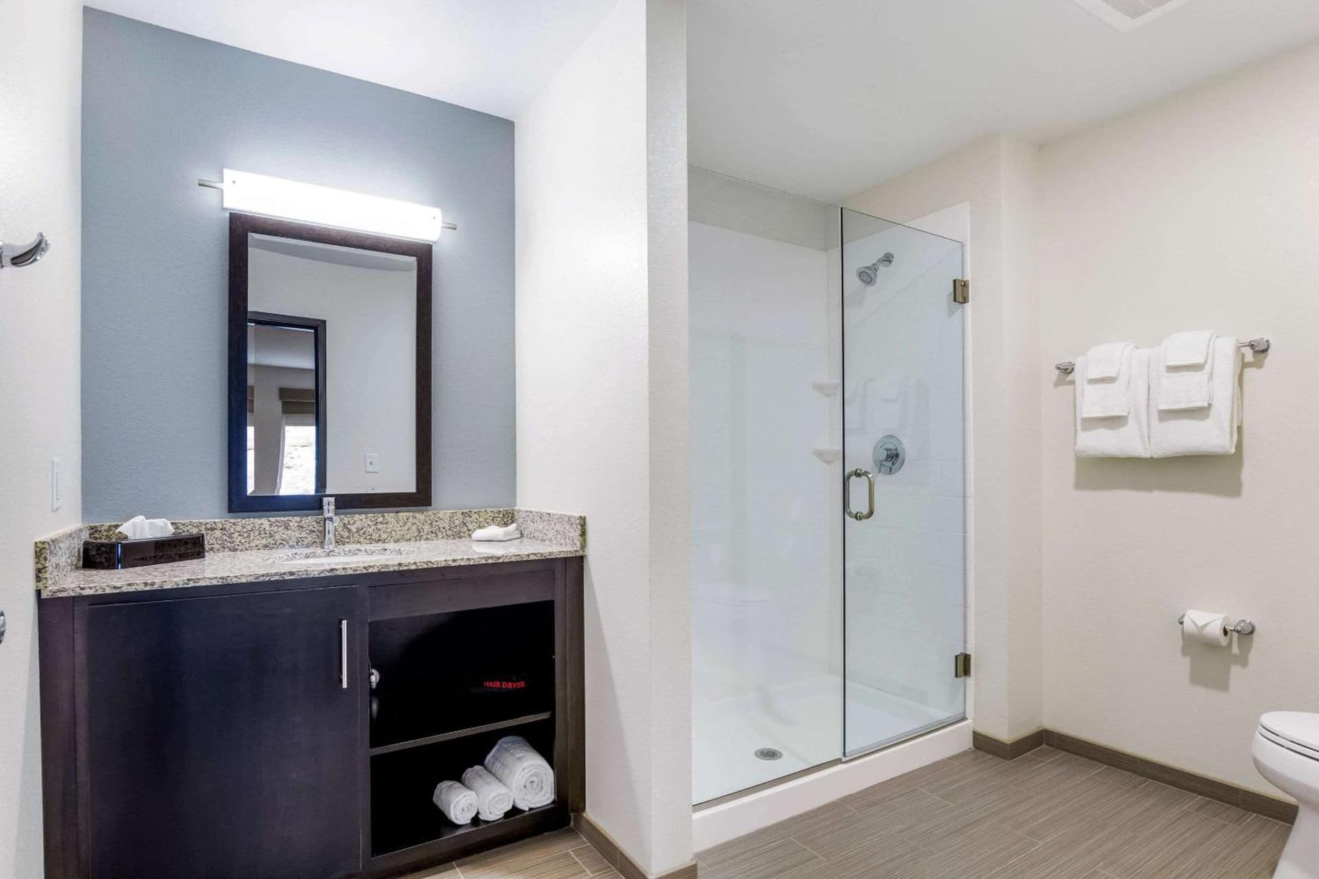 MainStay Suites Winfield-Teays Valley gallery photo in Hurricane, WV — image 9