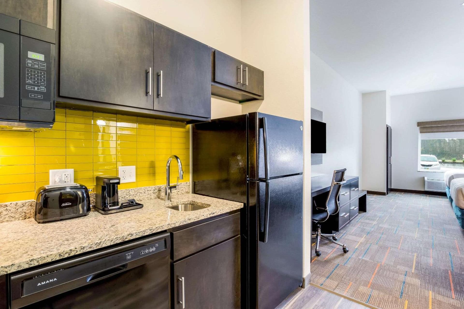 MainStay Suites Winfield-Teays Valley gallery photo in Hurricane, WV — image 18