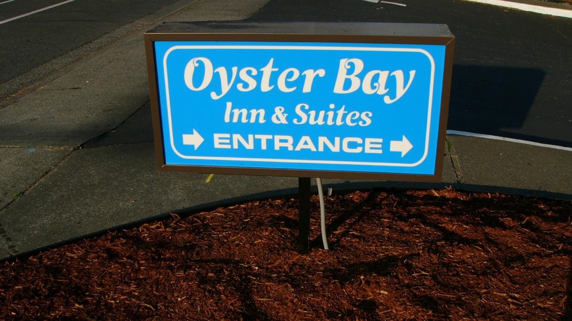 Oyster Bay Inn & Suites interior in Bremerton, WA — gallery photo 2