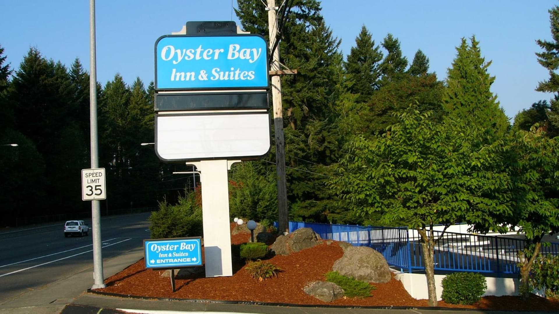Oyster Bay Inn & Suites gallery photo in Bremerton, WA — image 8