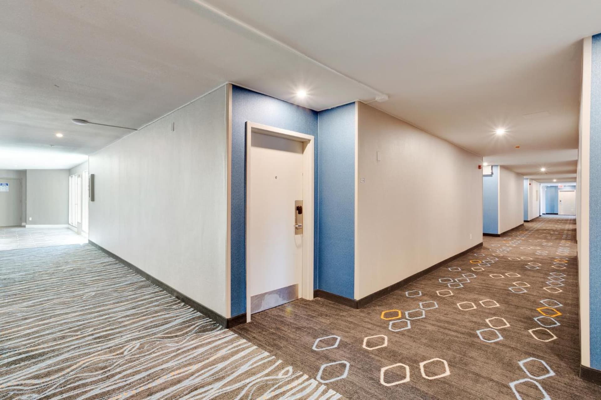 Orangewood Inn & Suites Kansas City Airport gallery photo in Kansas City, KS — image 40
