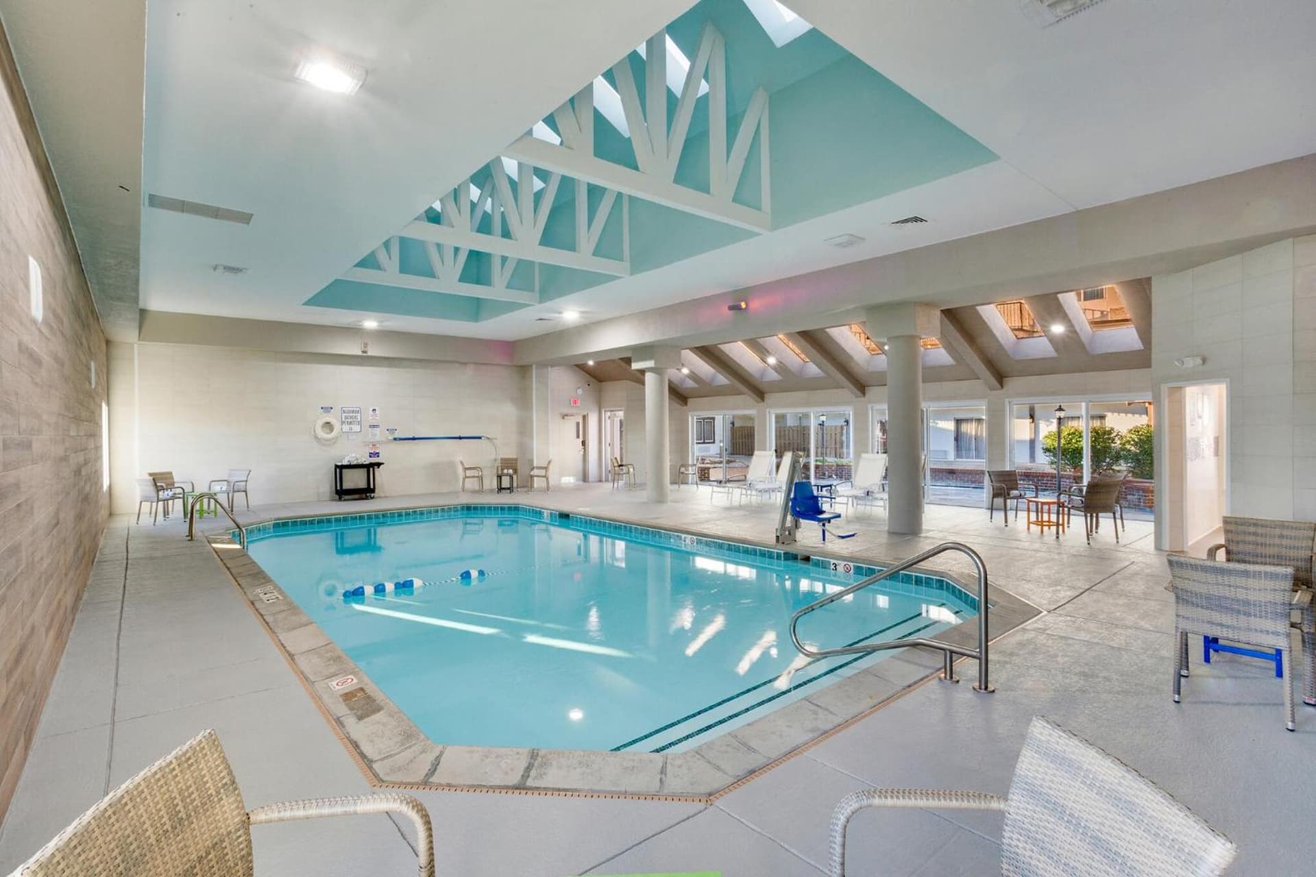 Orangewood Inn & Suites Kansas City Airport gallery photo in Kansas City, KS — image 46