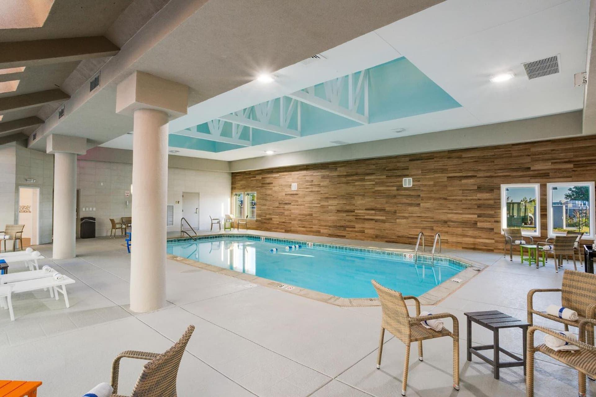 Orangewood Inn & Suites Kansas City Airport gallery photo in Kansas City, KS — image 11