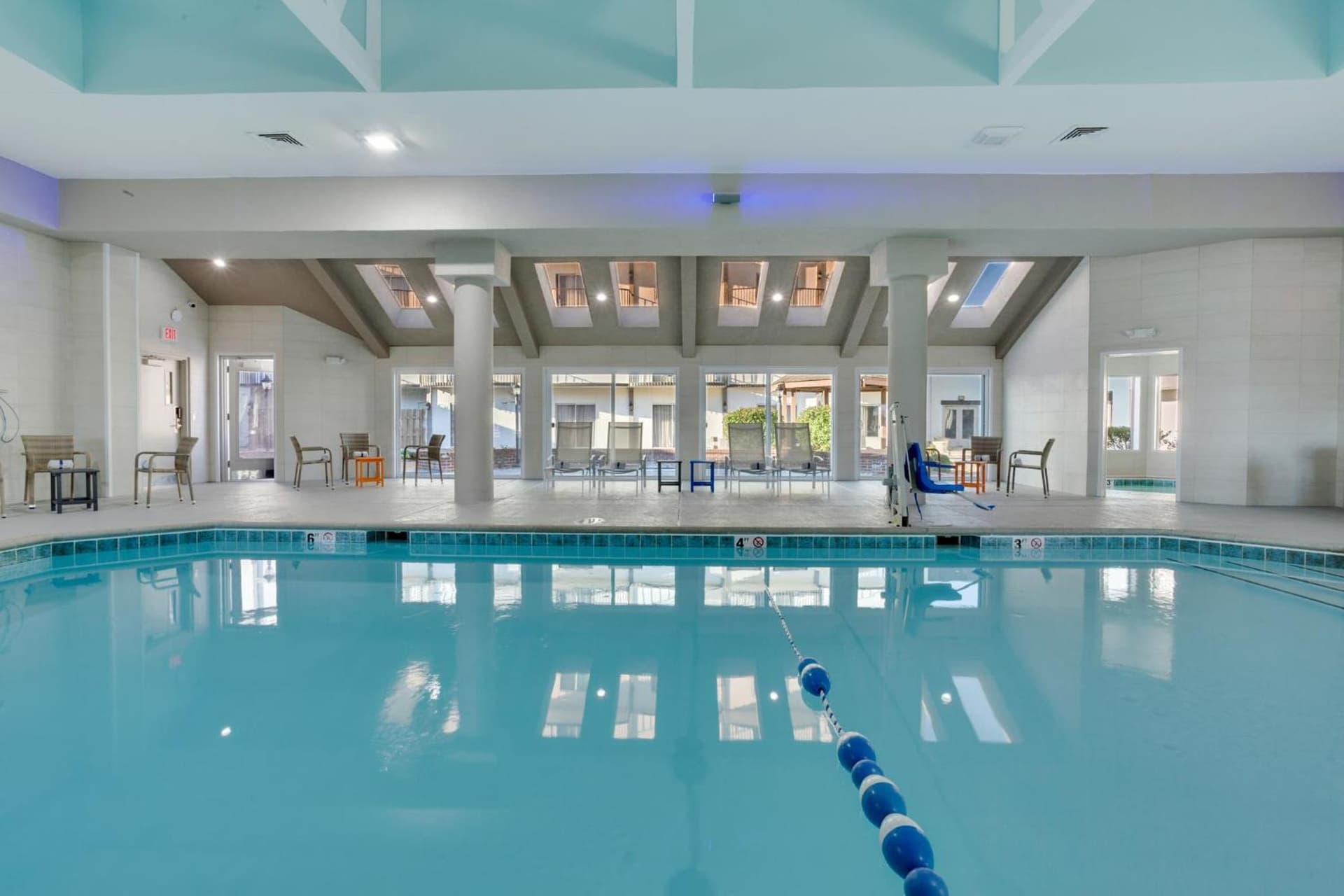 Orangewood Inn & Suites Kansas City Airport gallery photo in Kansas City, KS — image 58