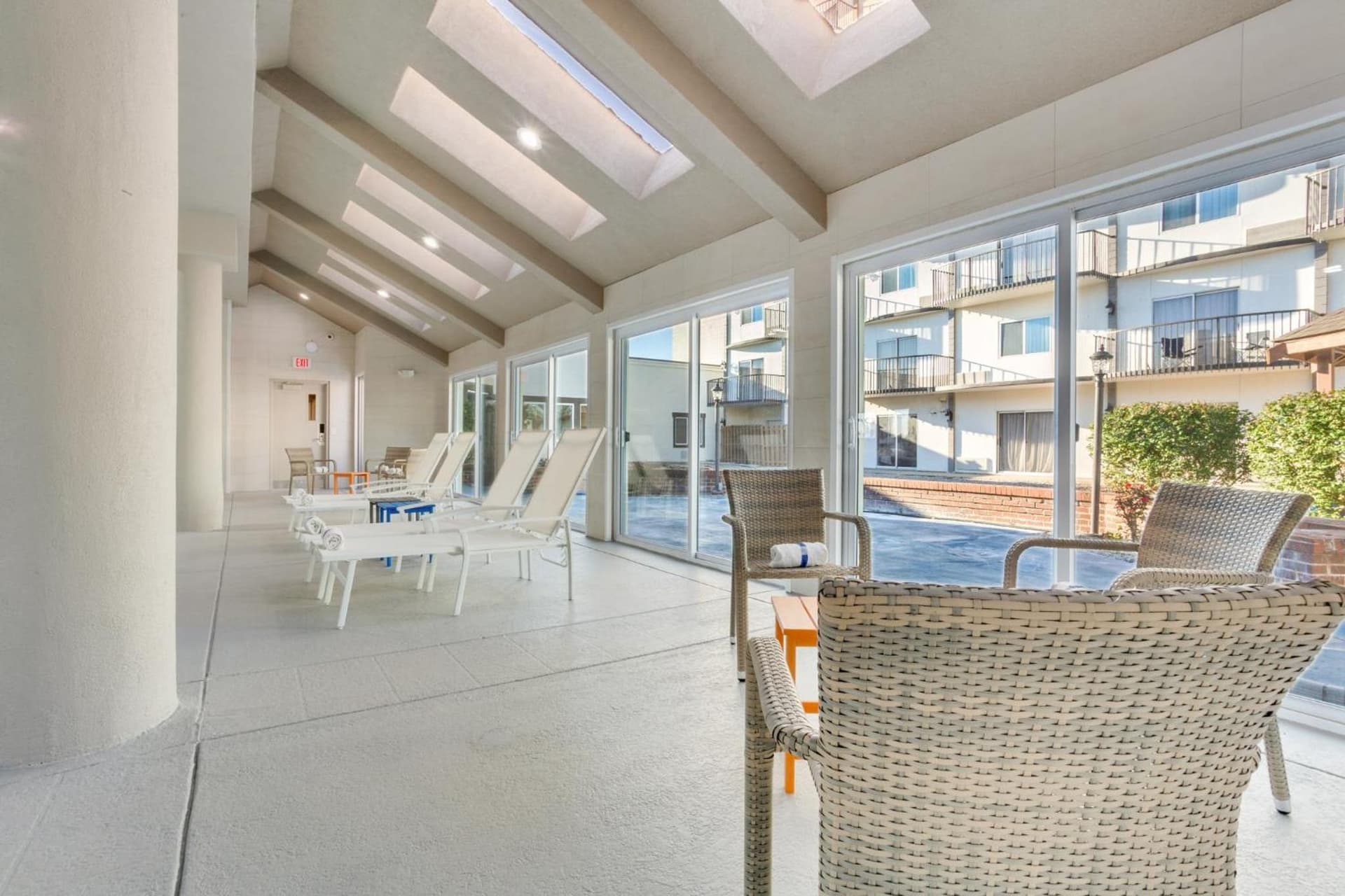 Orangewood Inn & Suites Kansas City Airport gallery photo in Kansas City, KS — image 13