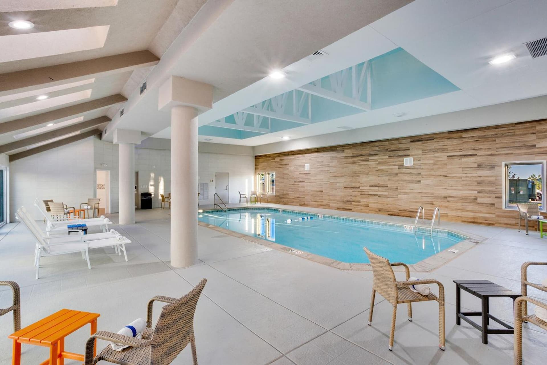 Orangewood Inn & Suites Kansas City Airport gallery photo in Kansas City, KS — image 14