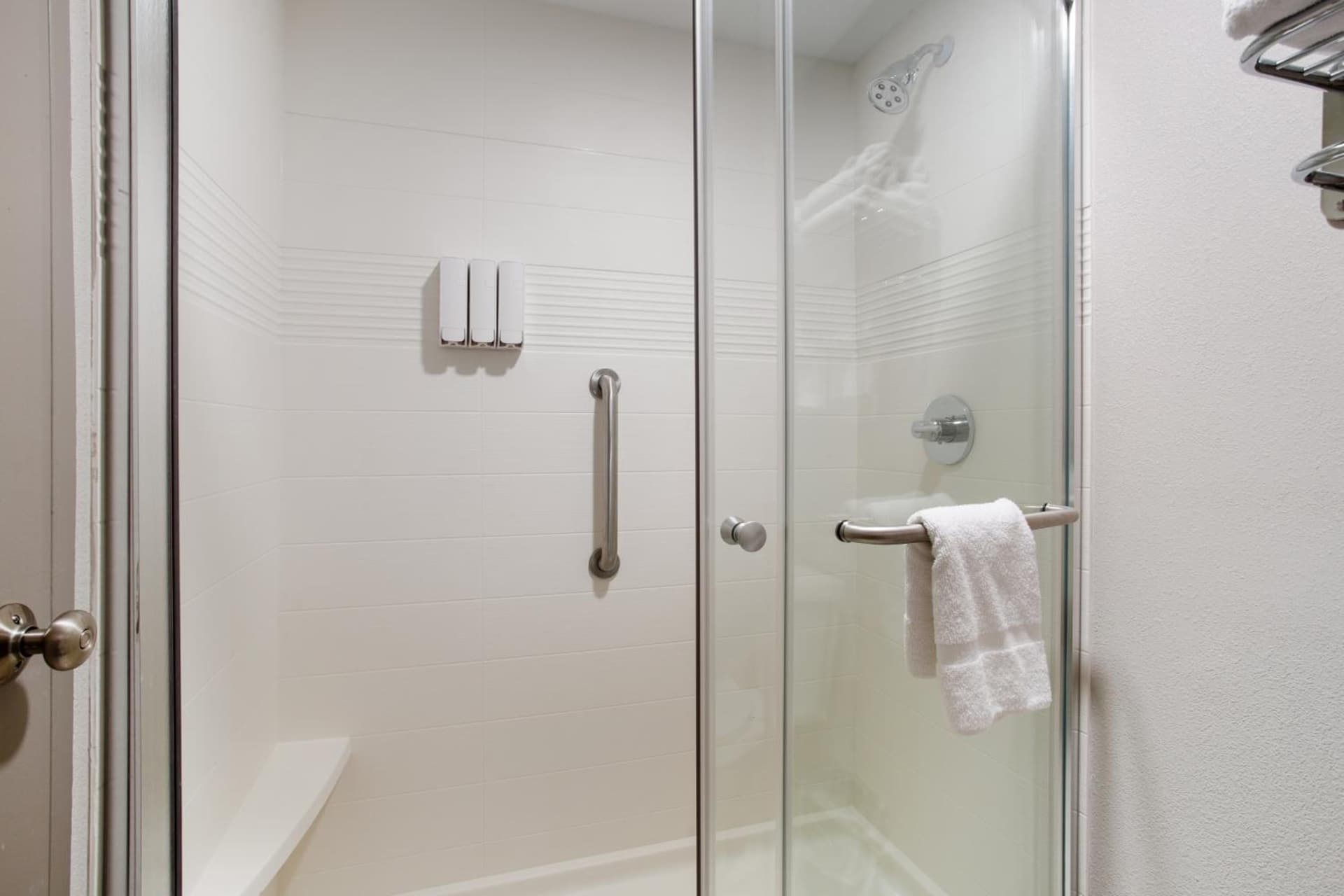 Orangewood Inn & Suites Kansas City Airport gallery photo in Kansas City, KS — image 38