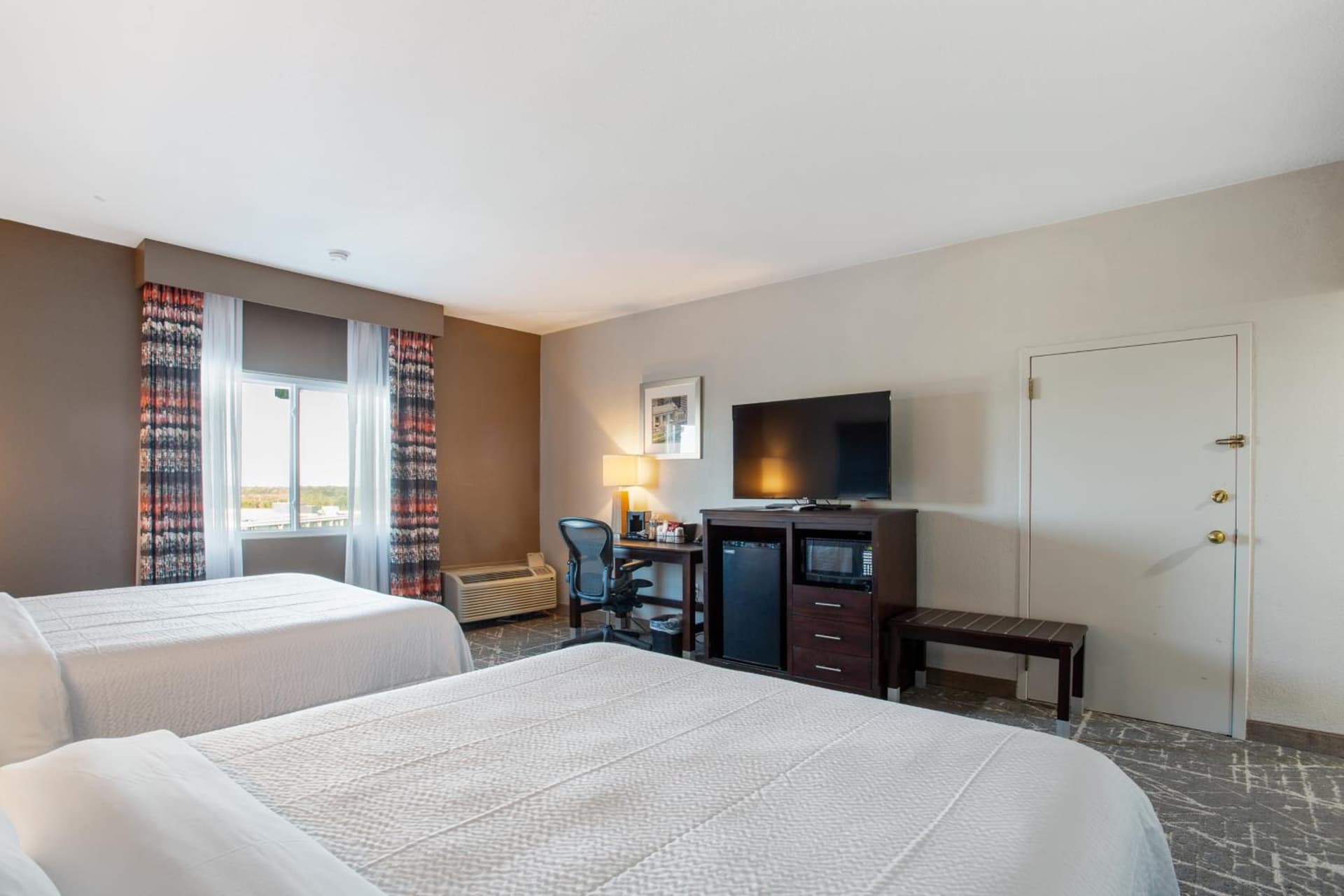 Orangewood Inn & Suites Kansas City Airport gallery photo in Kansas City, KS — image 61