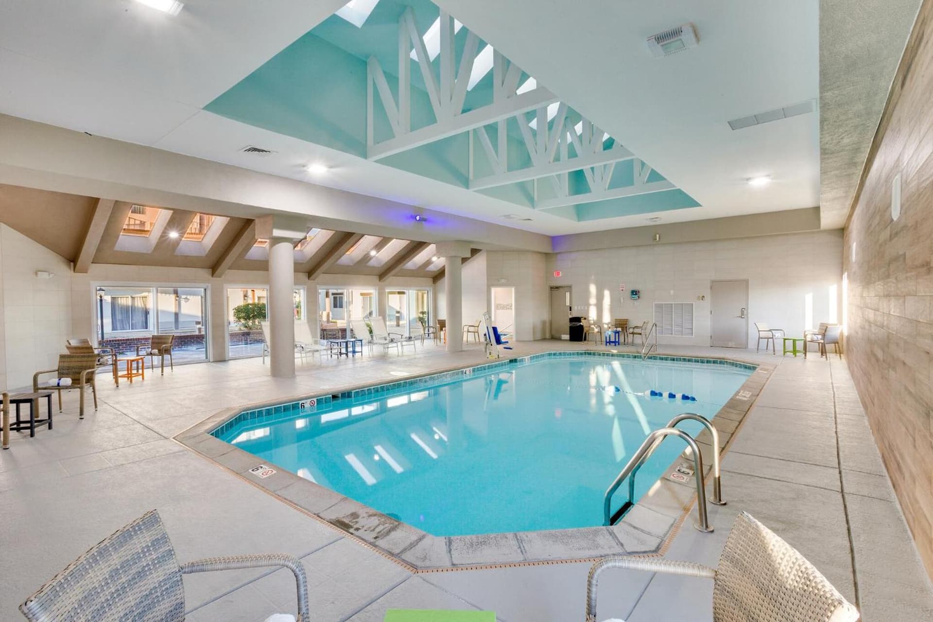 Orangewood Inn & Suites Kansas City Airport gallery photo in Kansas City, KS — image 27