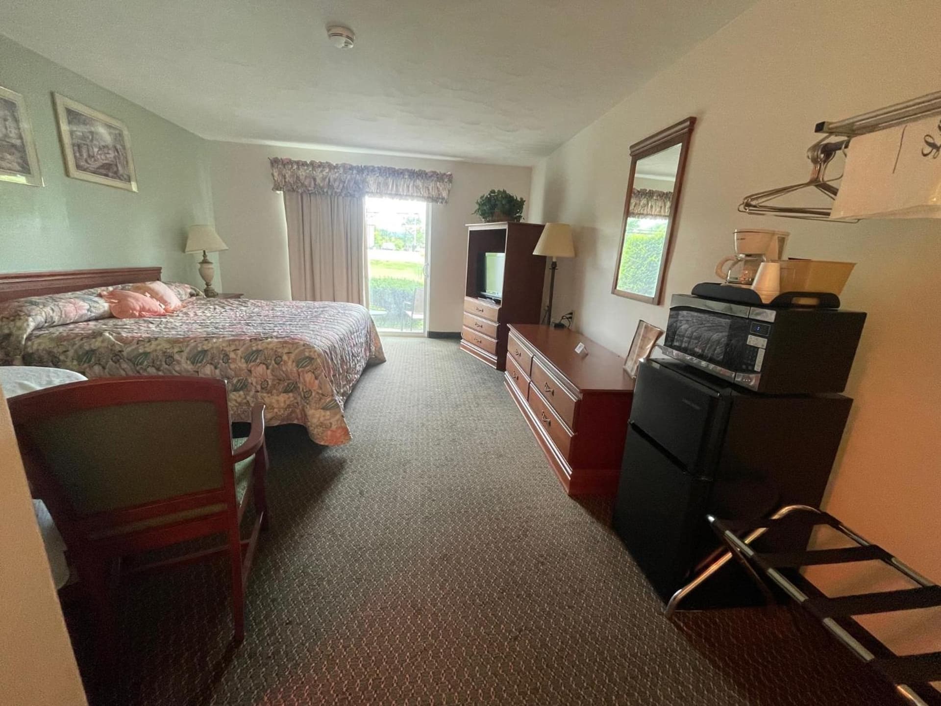 Colonial Brick Inn & Suites interior in Susquehanna, PA — gallery photo 2