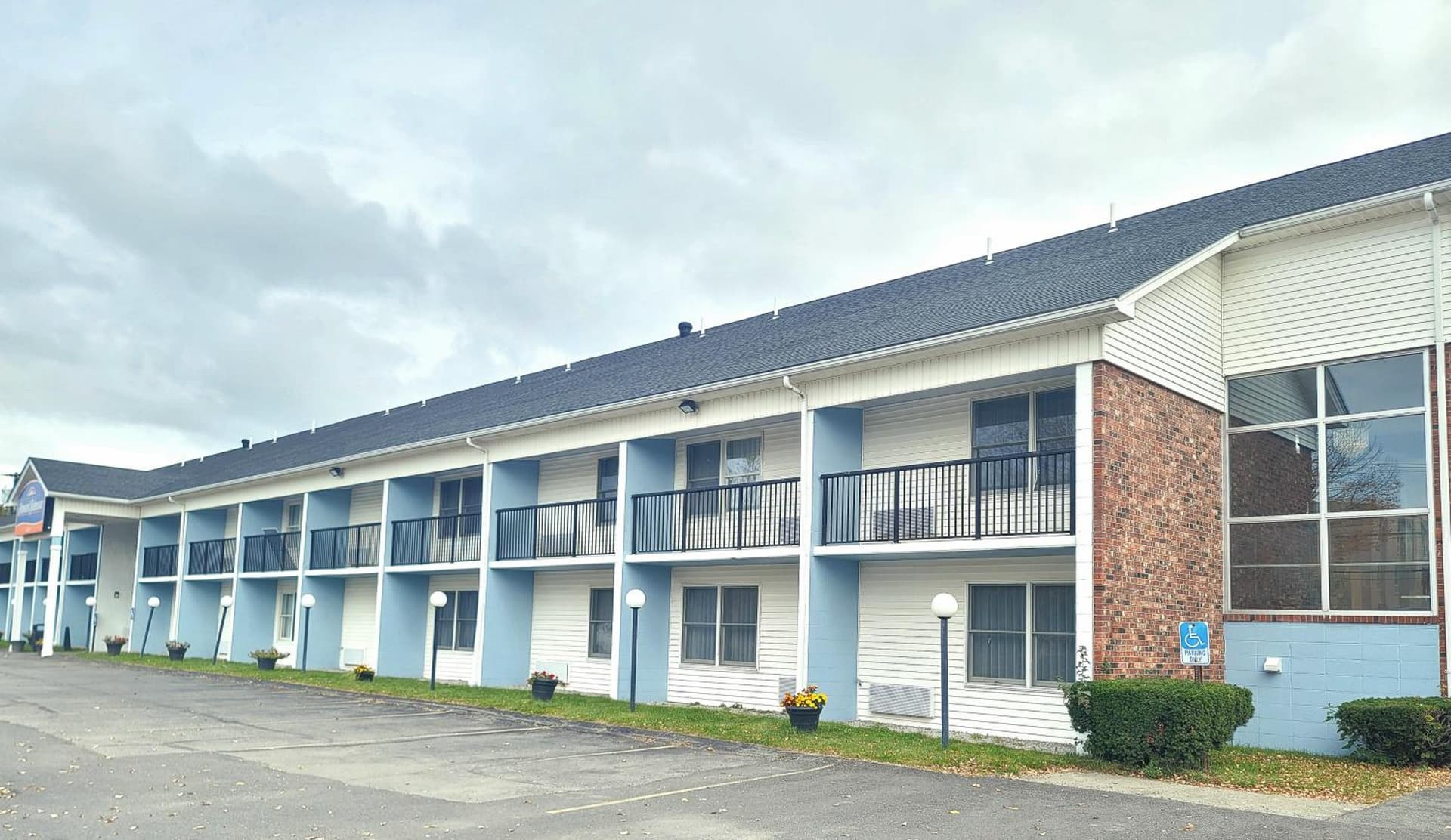 Howard Johnson by Wyndham Bangor property views in Bangor, ME — gallery photo 3