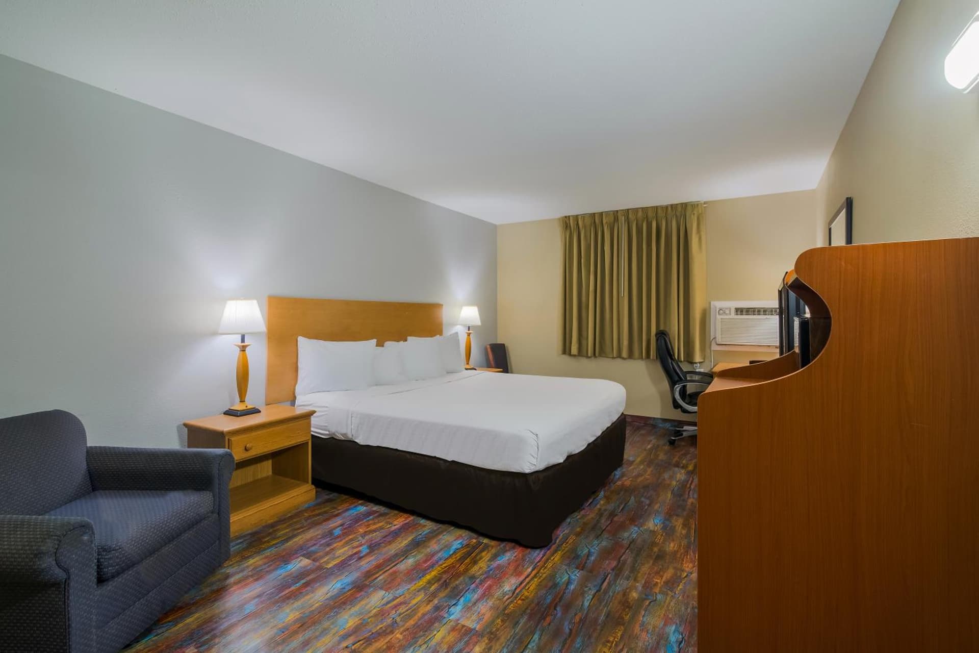 Americas Best Value Inn Fargo gallery photo in Fargo, ND — image 14