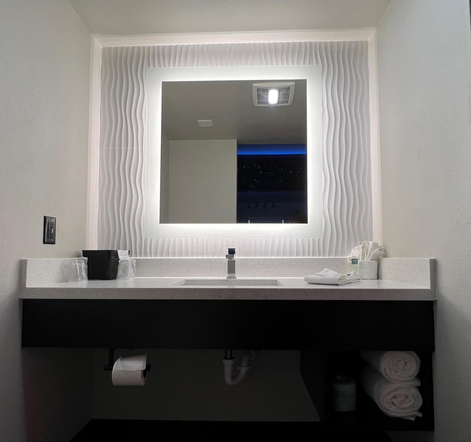 Imperial Suites, Adults Only gallery photo in Jackson, MS — image 30