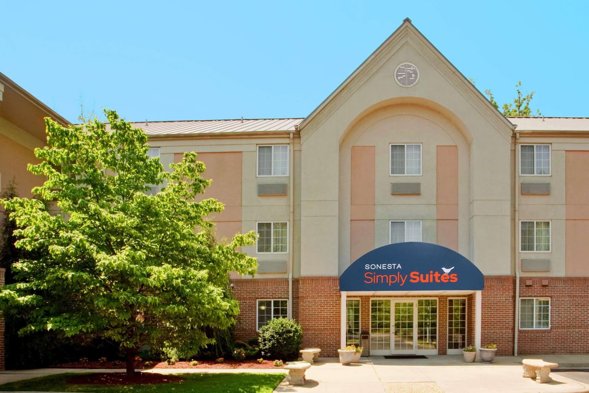 Sonesta Simply Suites Hampton — hotel in Hampton, Virginia