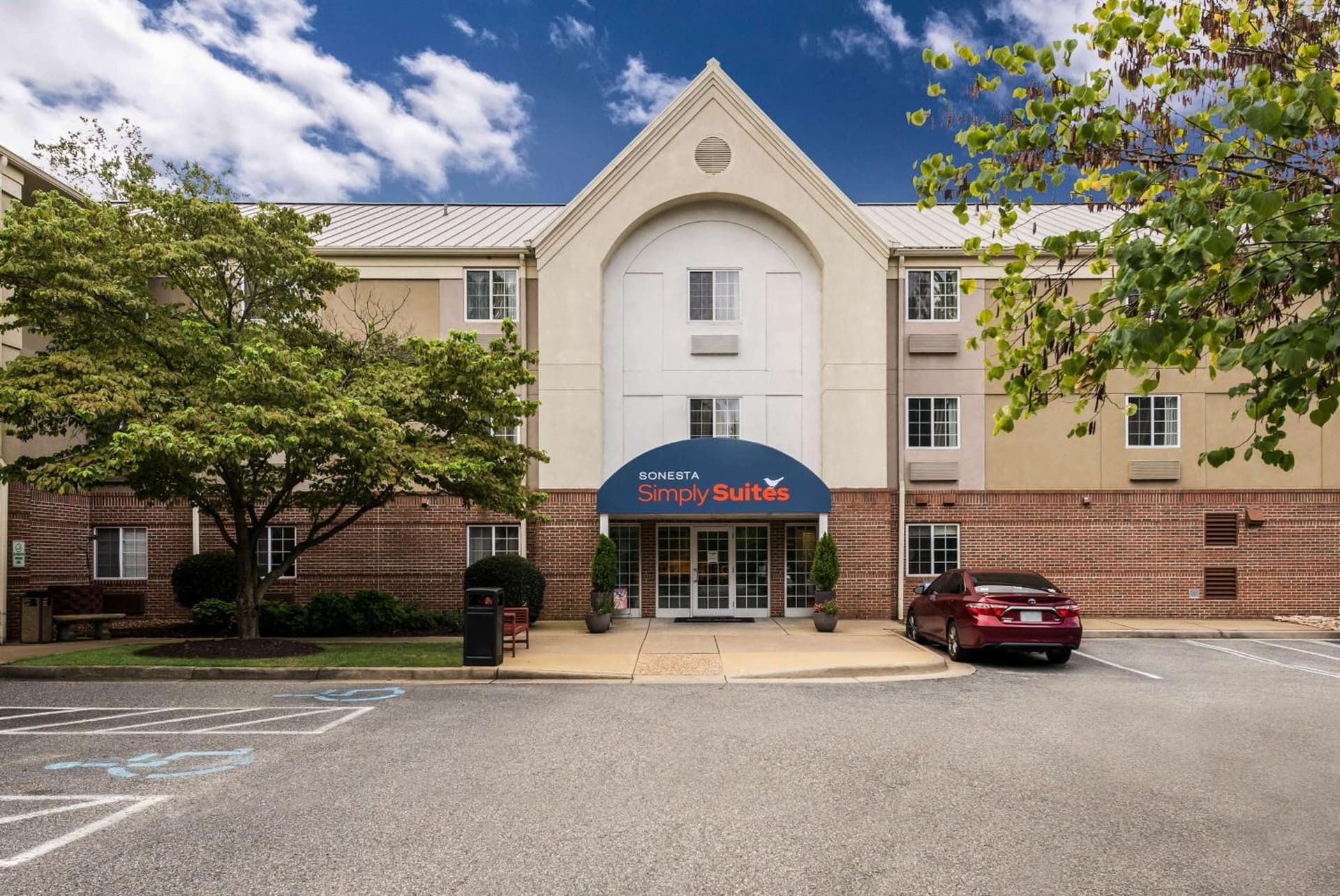 Sonesta Simply Suites Hampton property views in Hampton, VA — gallery photo 3