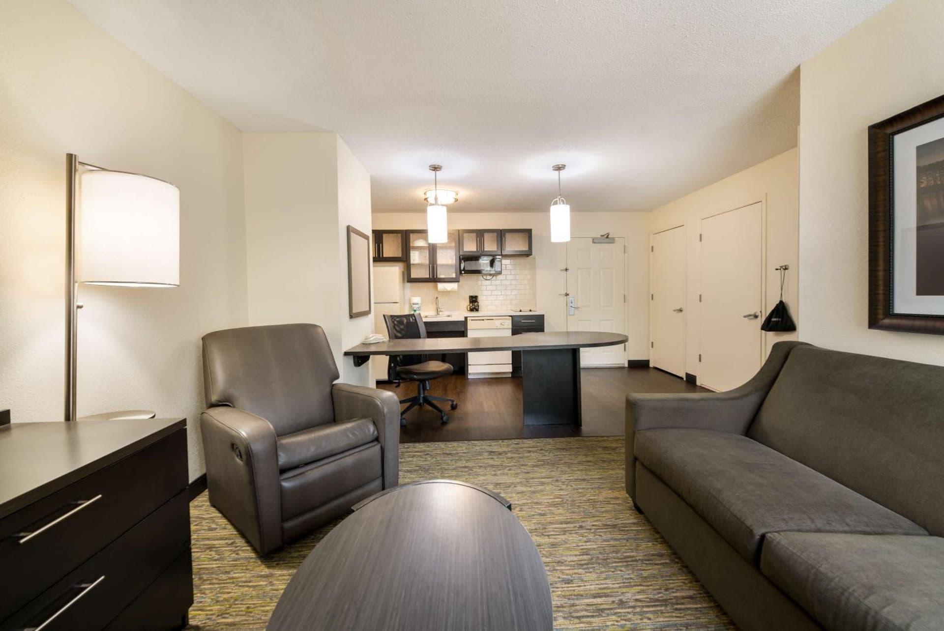 Sonesta Simply Suites Hampton gallery photo in Hampton, VA — image 24