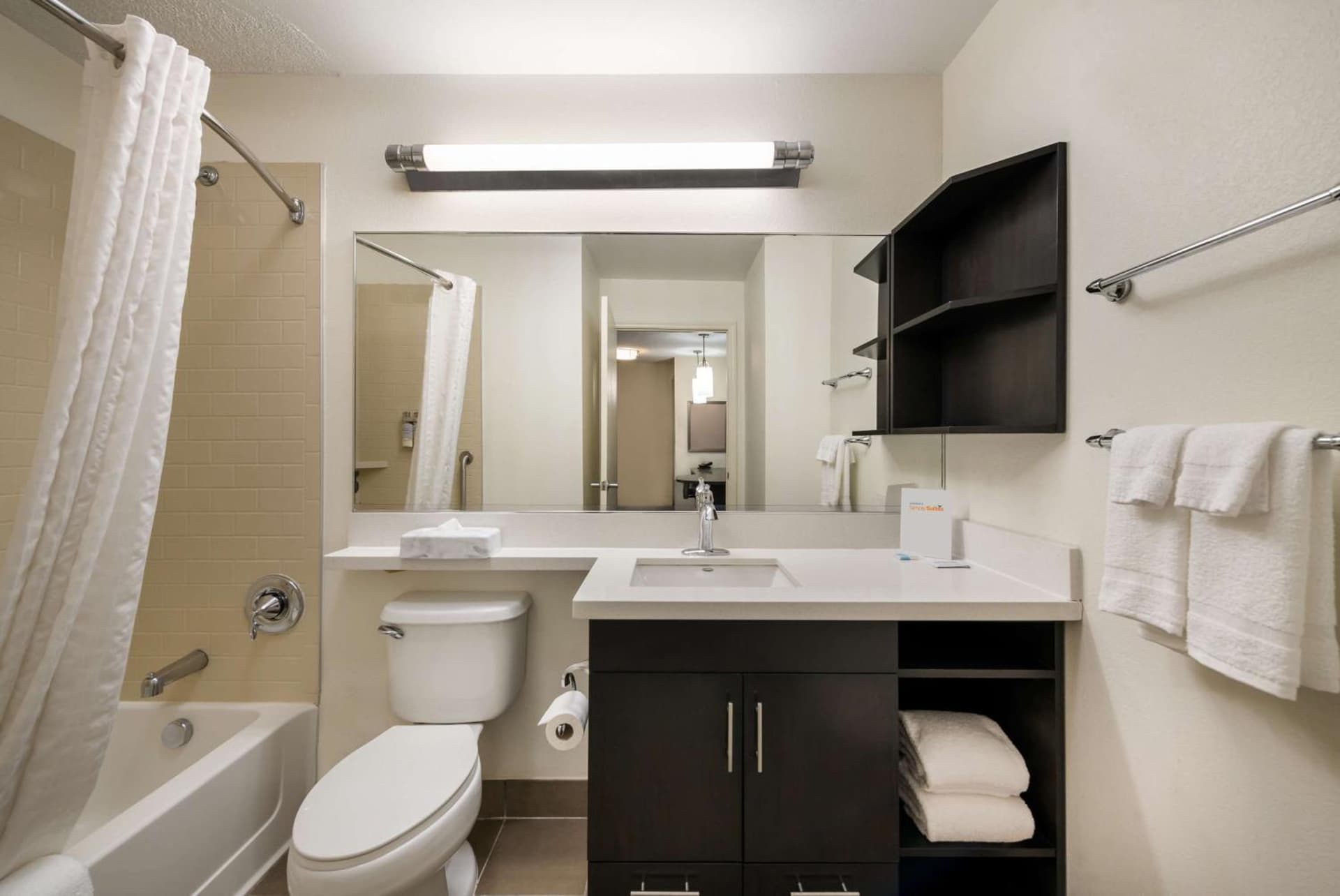 Sonesta Simply Suites Hampton gallery photo in Hampton, VA — image 10