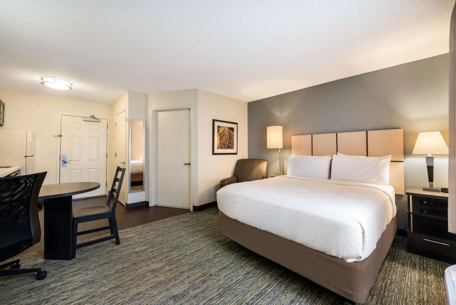 Sonesta Simply Suites Hampton gallery photo in Hampton, VA — image 34