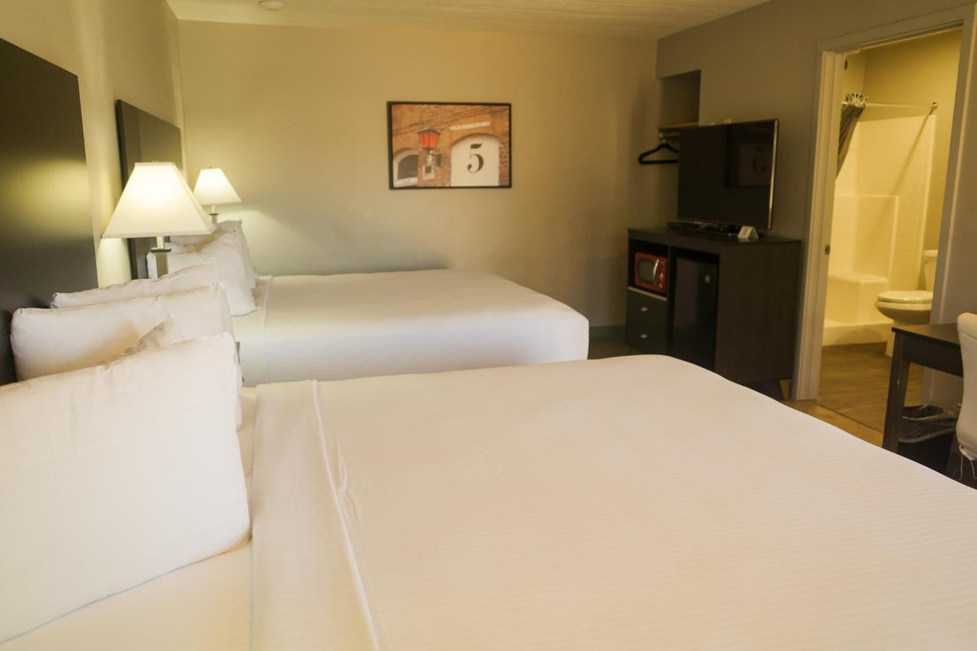 Americana Modern Hotel gallery photo in Redding, CA — image 14