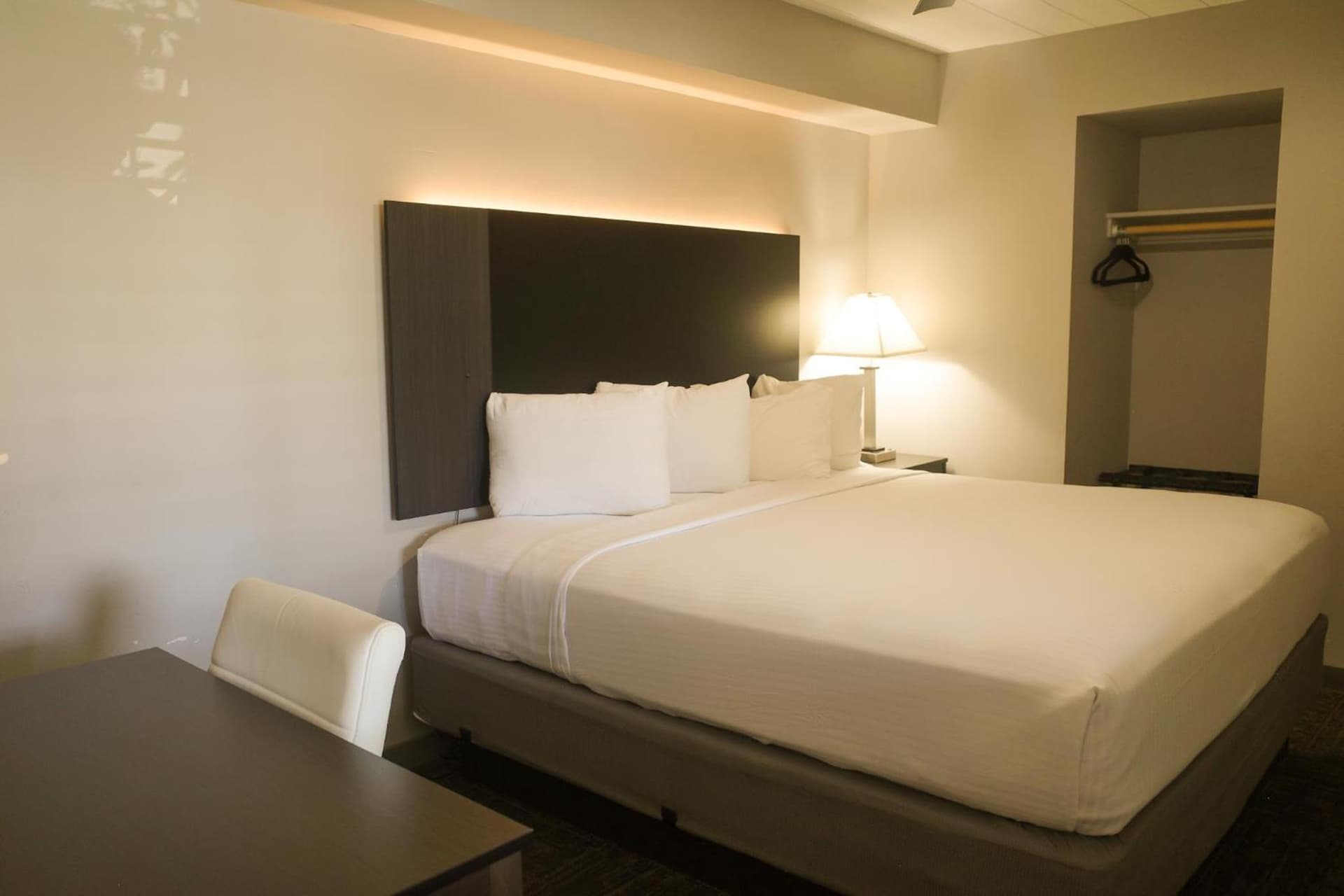 Americana Modern Hotel gallery photo in Redding, CA — image 29