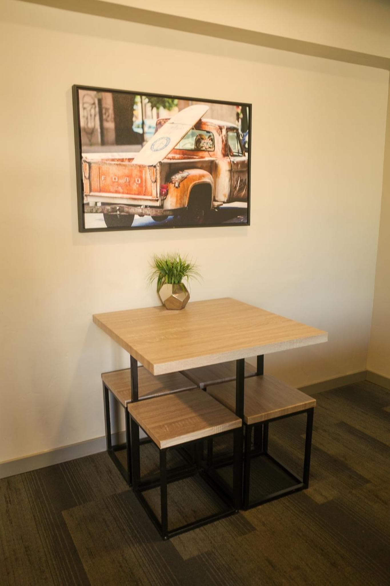 Americana Modern Hotel gallery photo in Redding, CA — image 19