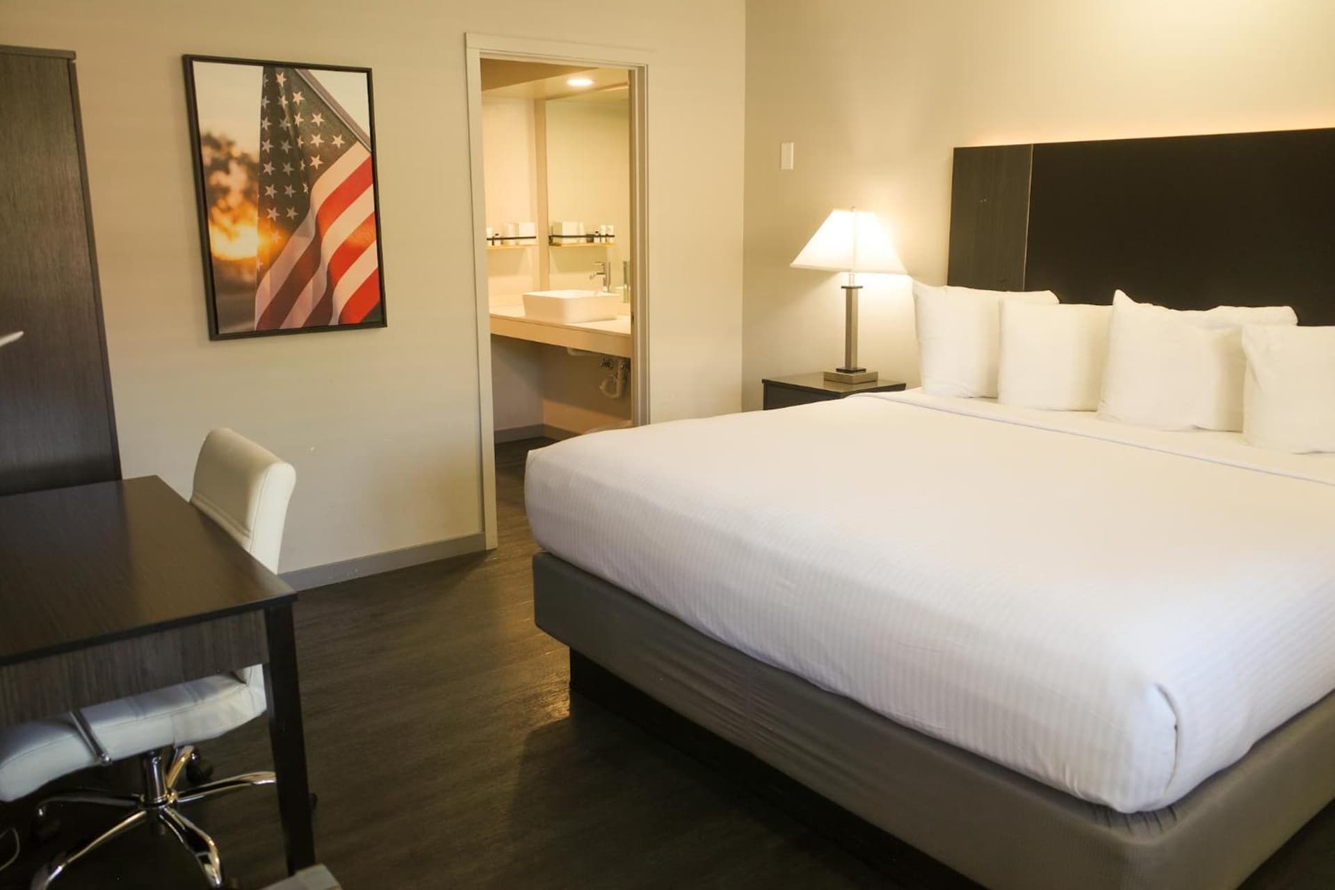 Americana Modern Hotel gallery photo in Redding, CA — image 27