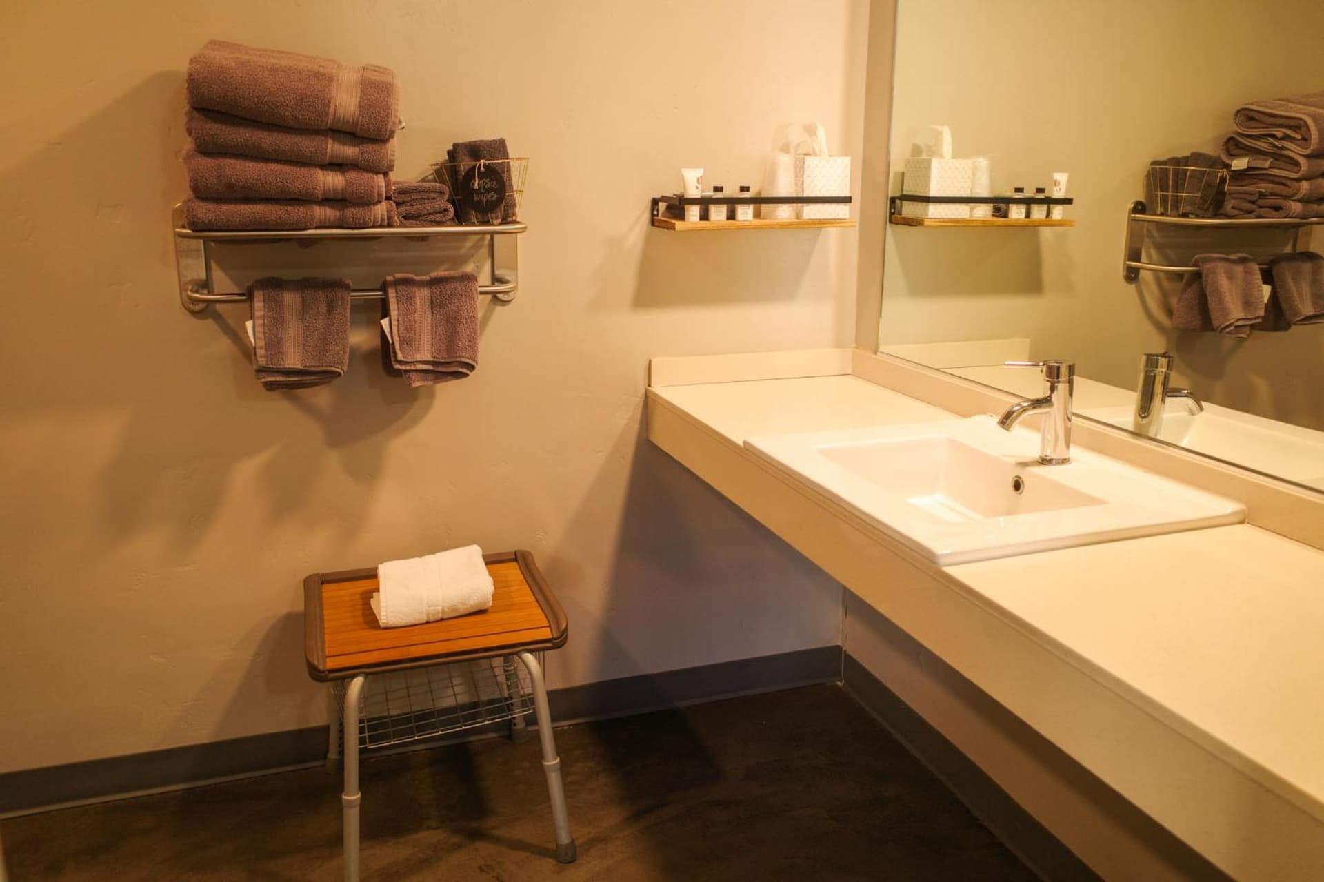 Americana Modern Hotel gallery photo in Redding, CA — image 33